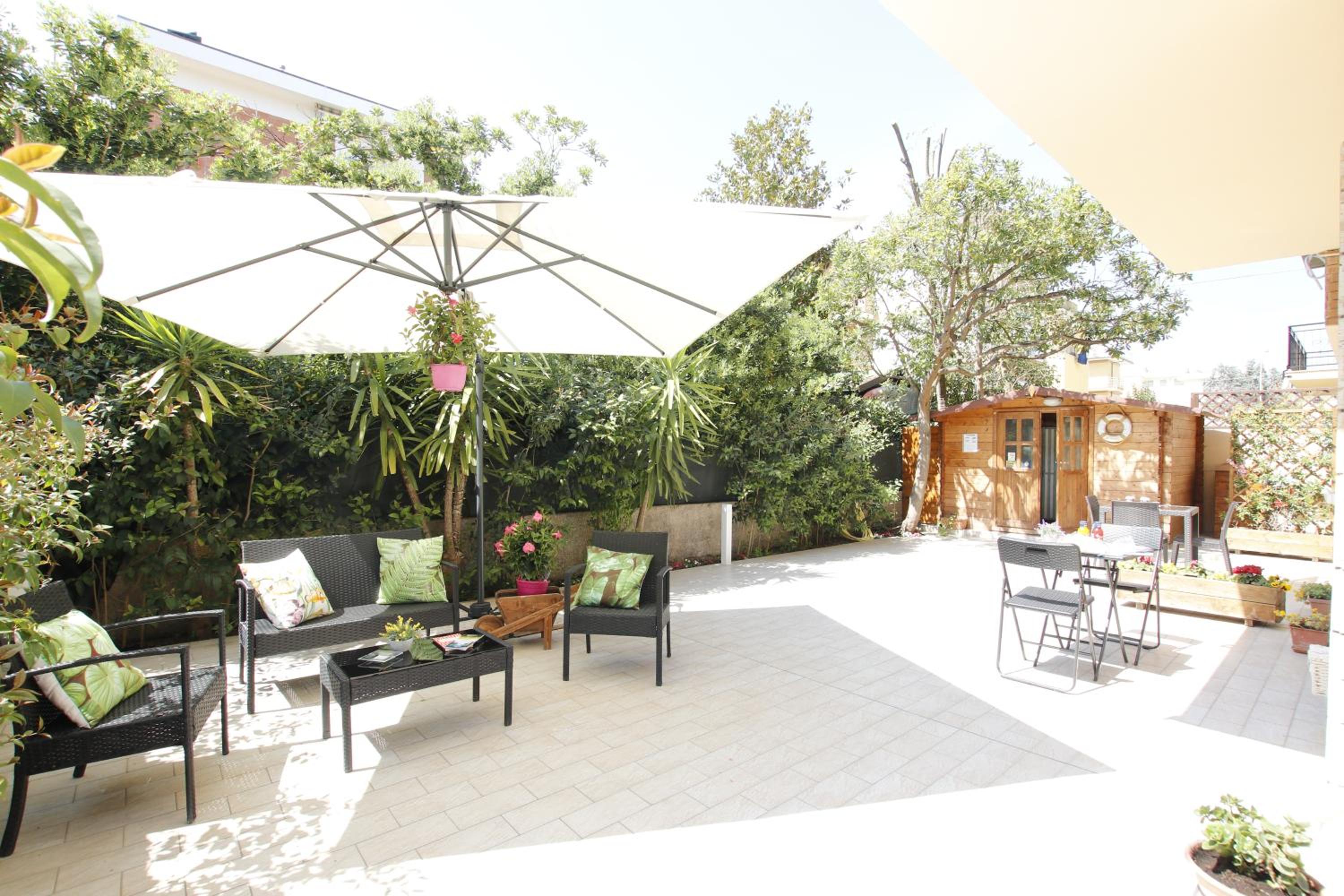 Triple Room with Garden View photo 2