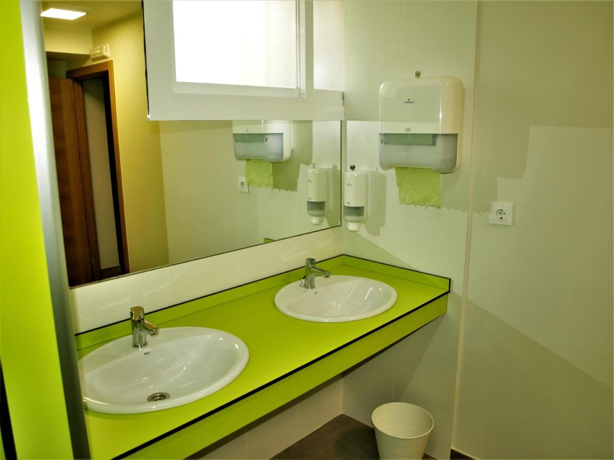 Single Bed in Dormitory Room photo 3