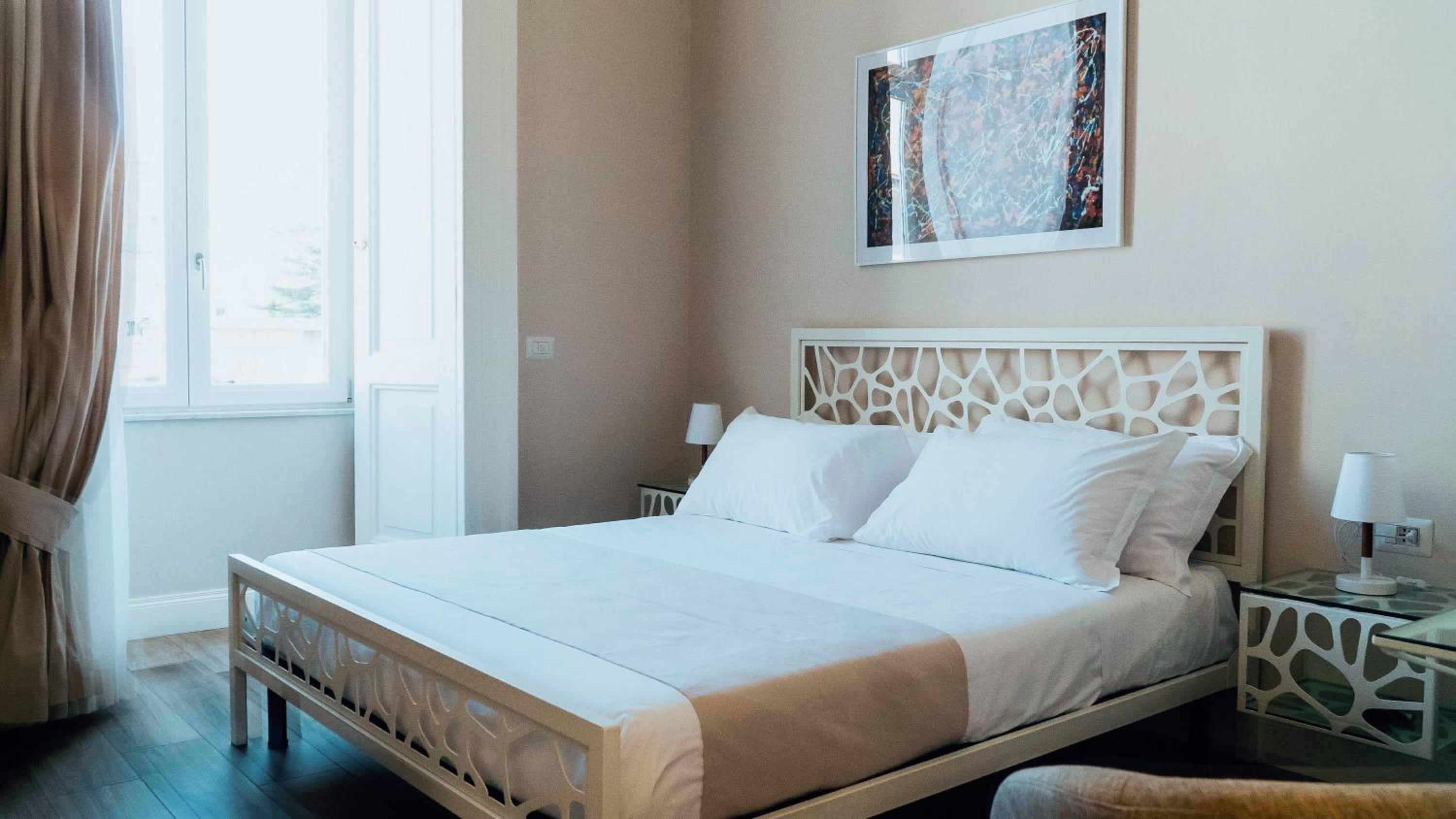 Standard Double Room - Photo 14