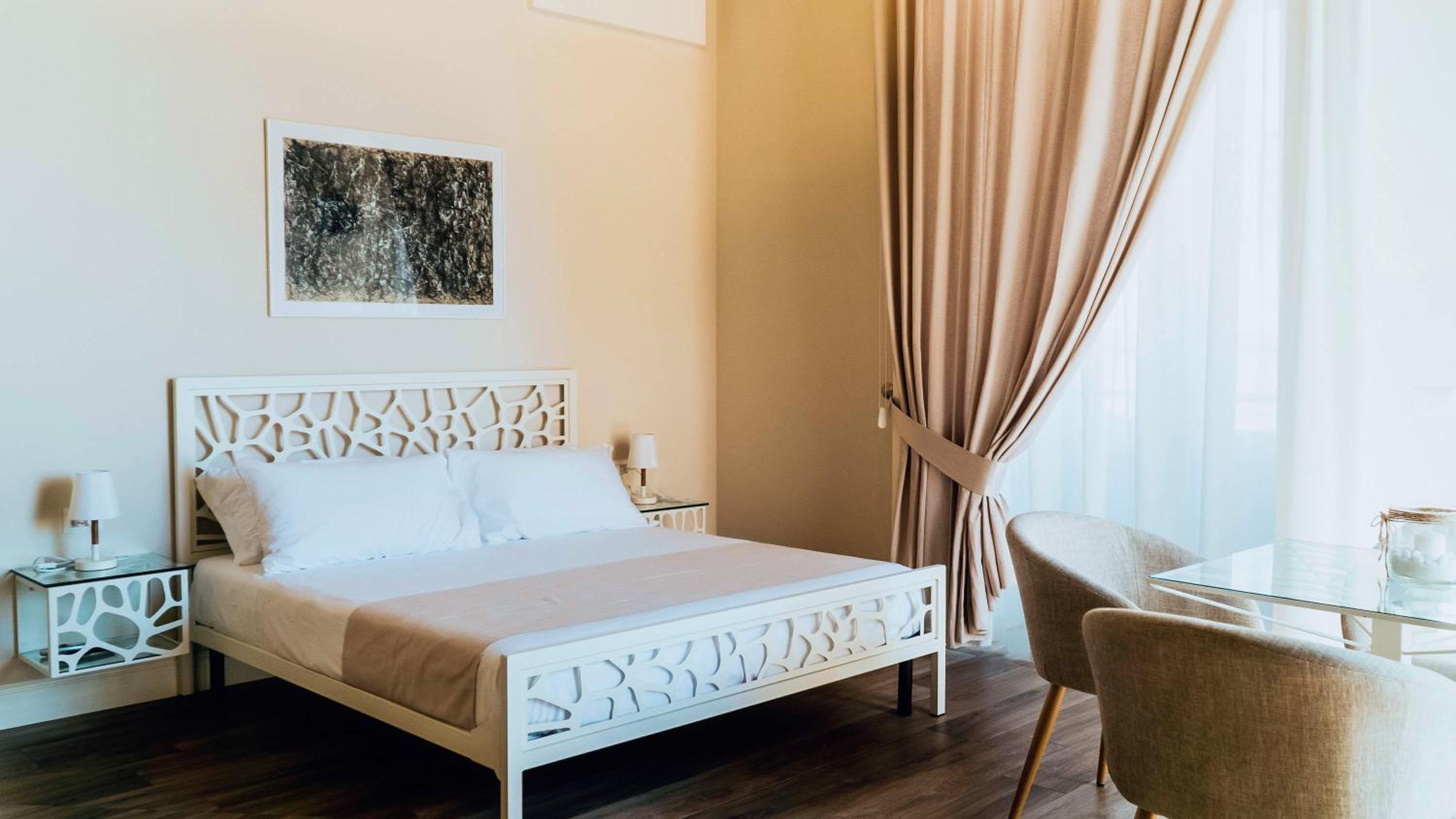 Deluxe Double Room with Sea View - Photo 31