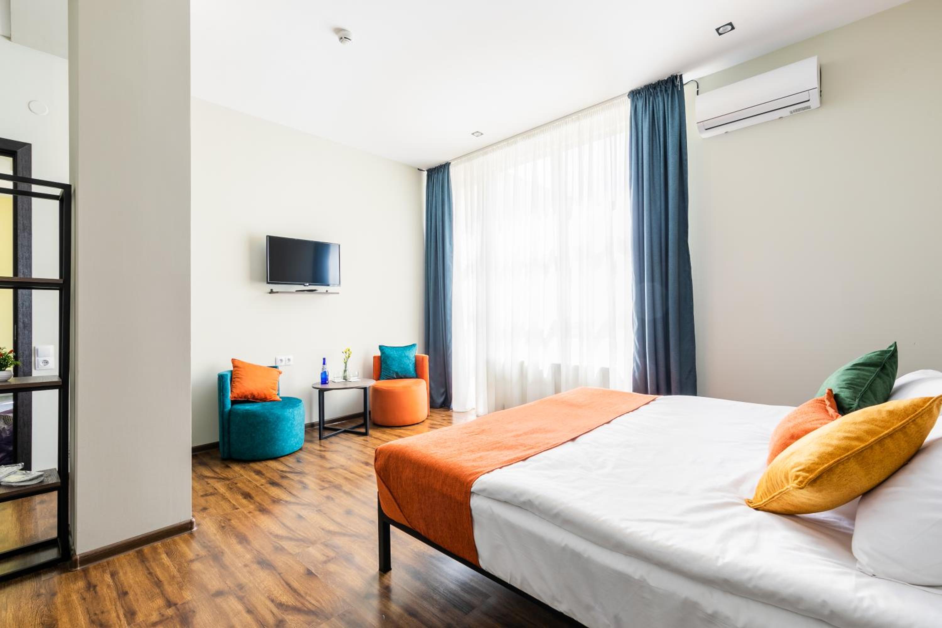 Deluxe Double Room with Balcony photo 2
