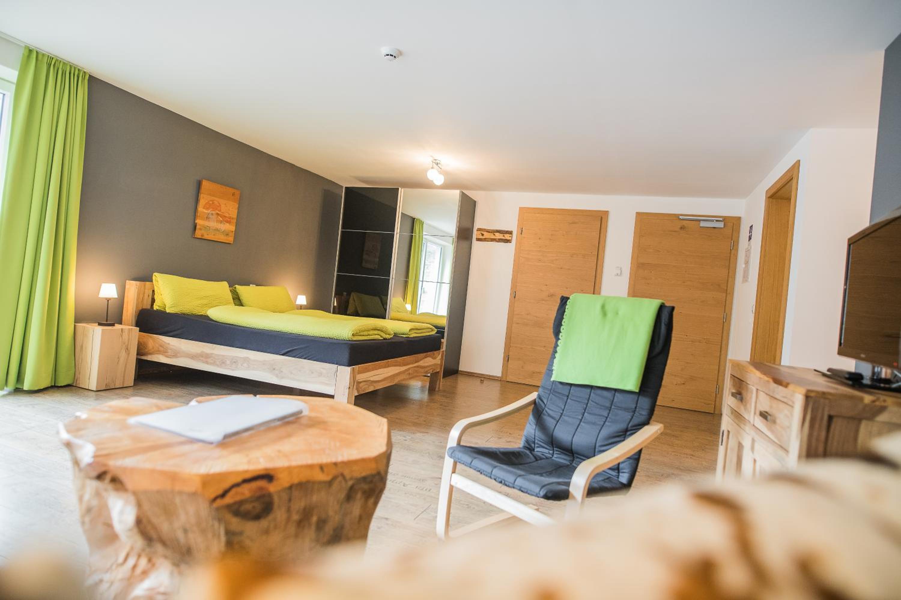 One-Bedroom Apartment (4 Adults)