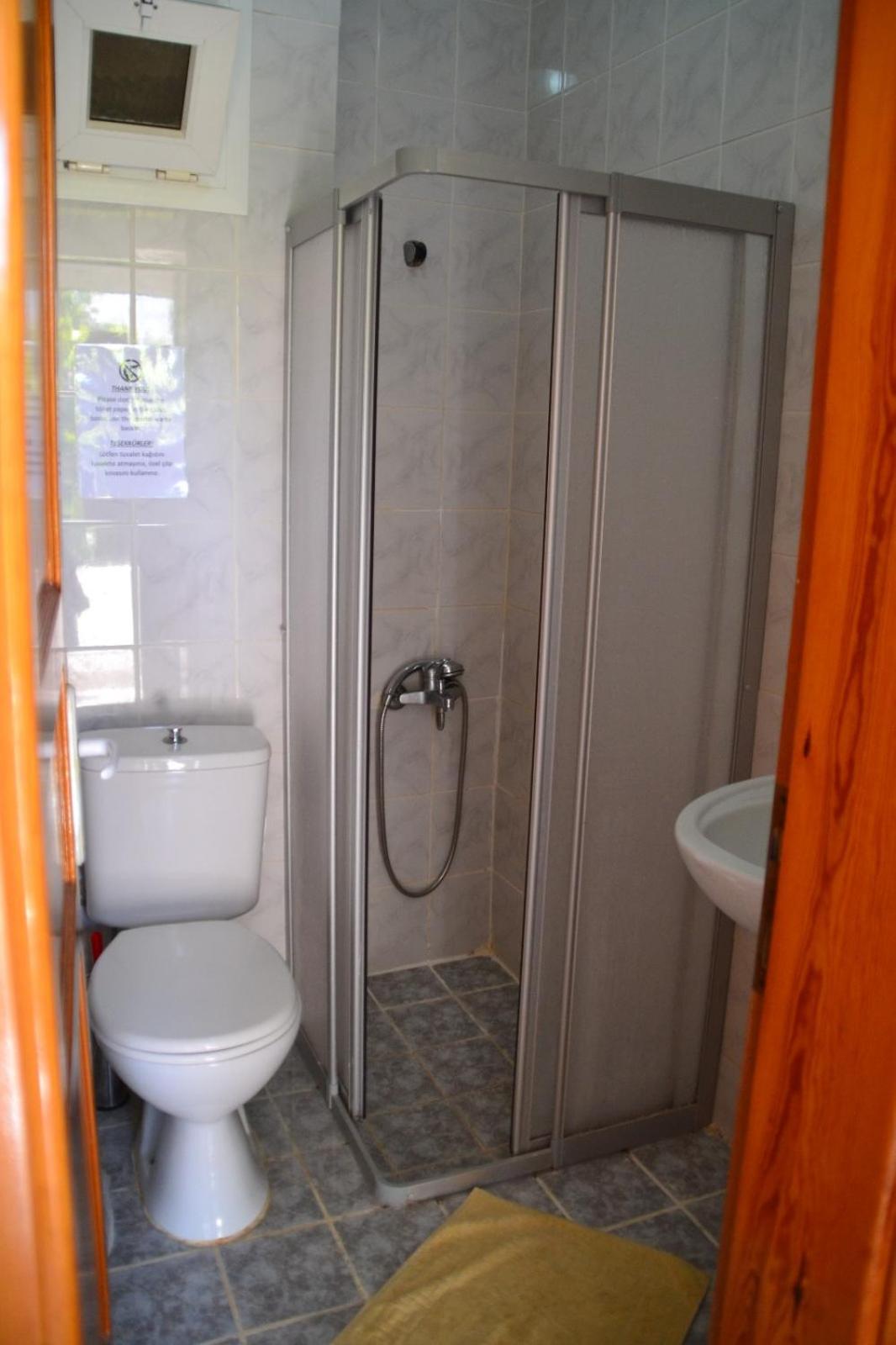 Apartment with Balcony - Photo 5