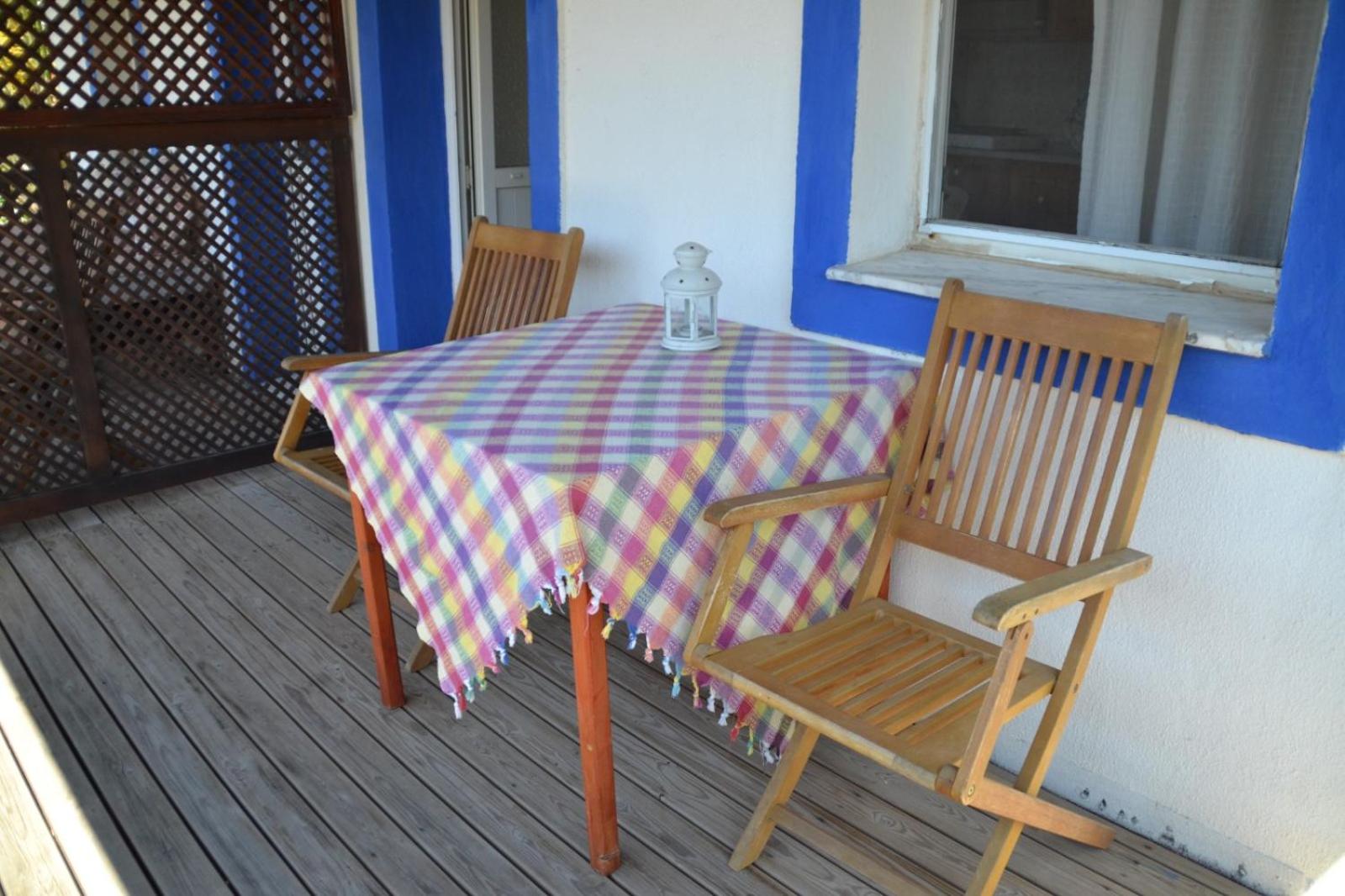 Apartment with Balcony - Photo 10