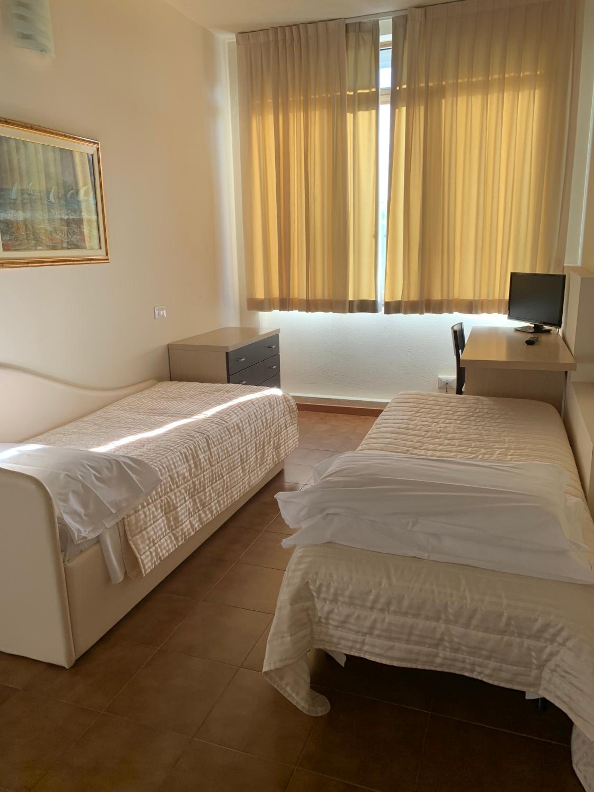Comfort Quadruple Room - Photo 8