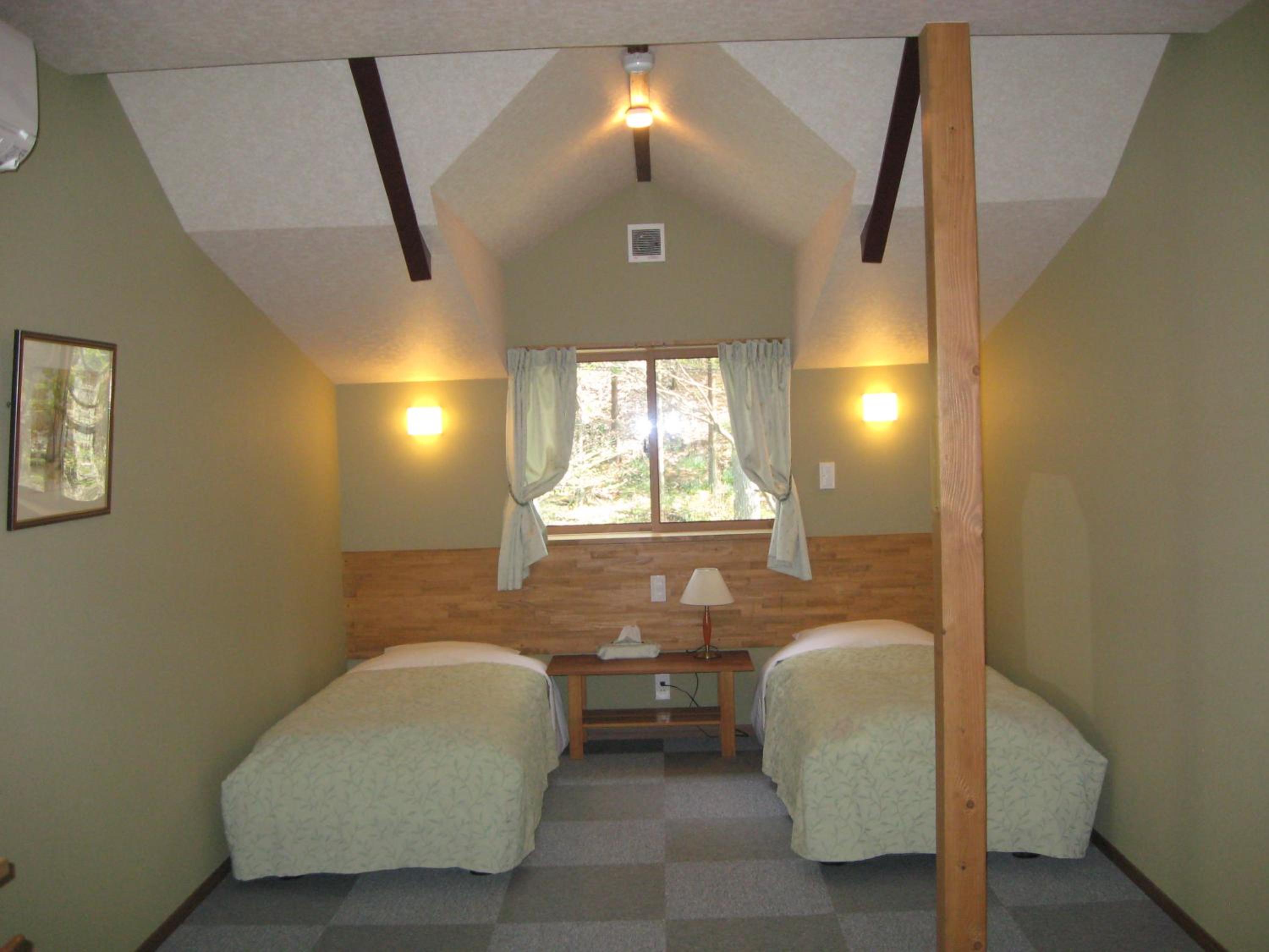 Twin Room with Private Bathroom photo 1
