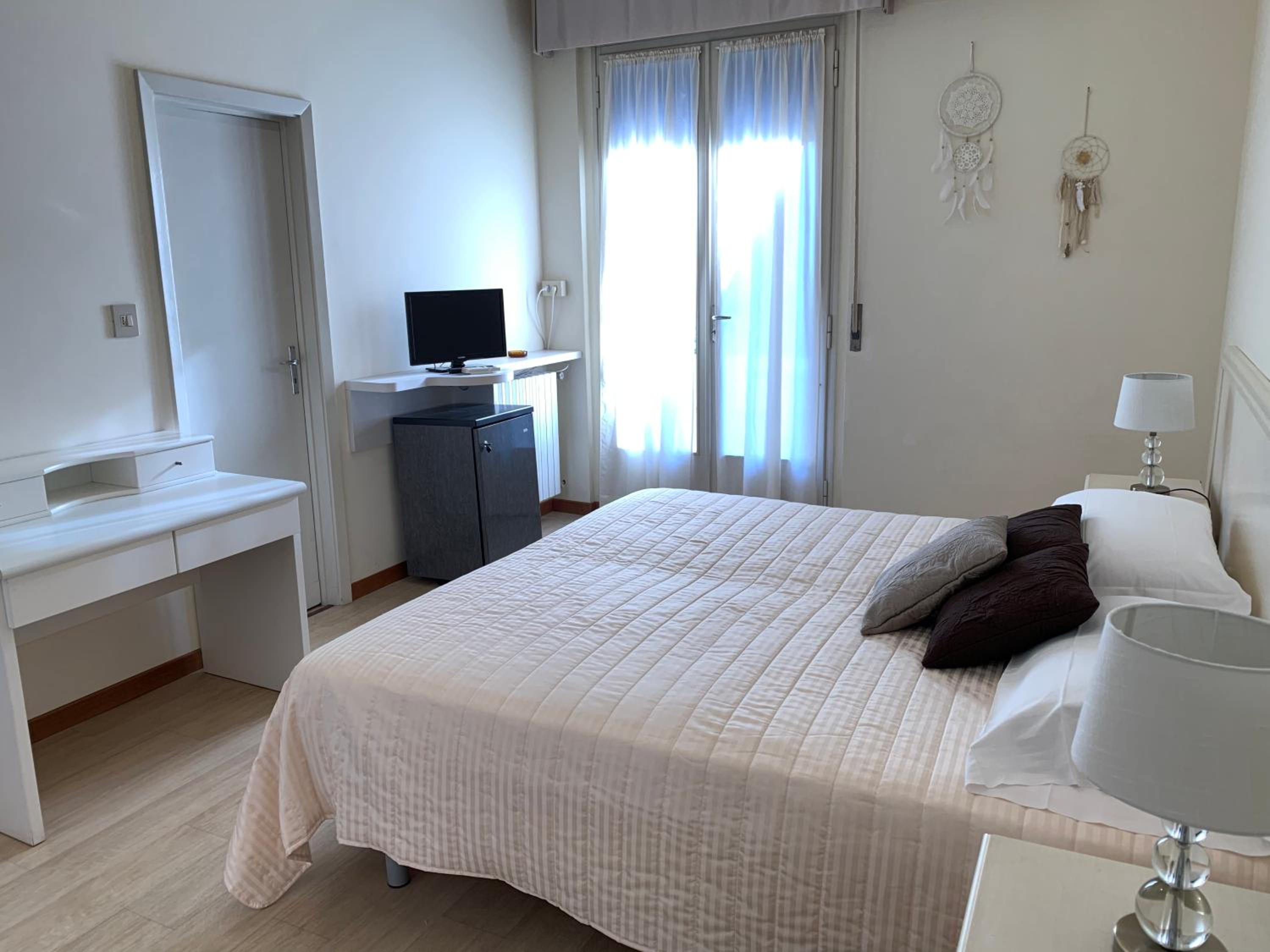 Economy Double or Twin Room - Photo 23