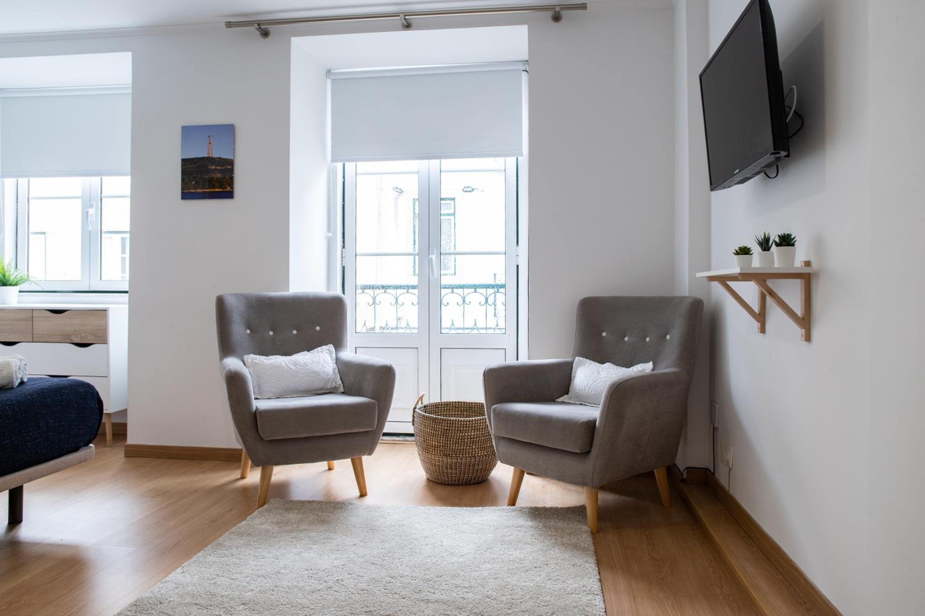 One-Bedroom Apartment - Photo 1