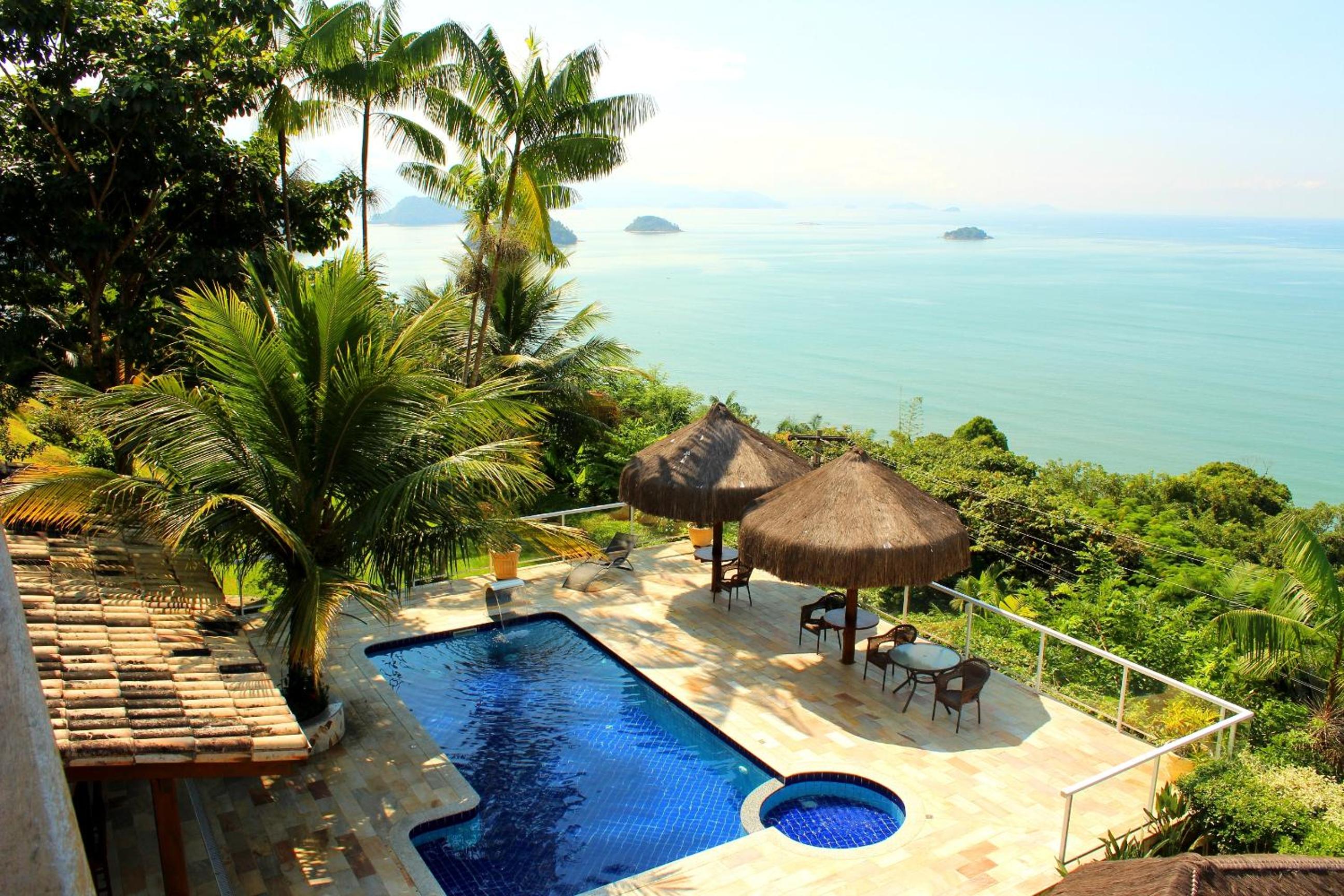 Deluxe Triple Room with Sea View - Photo 11