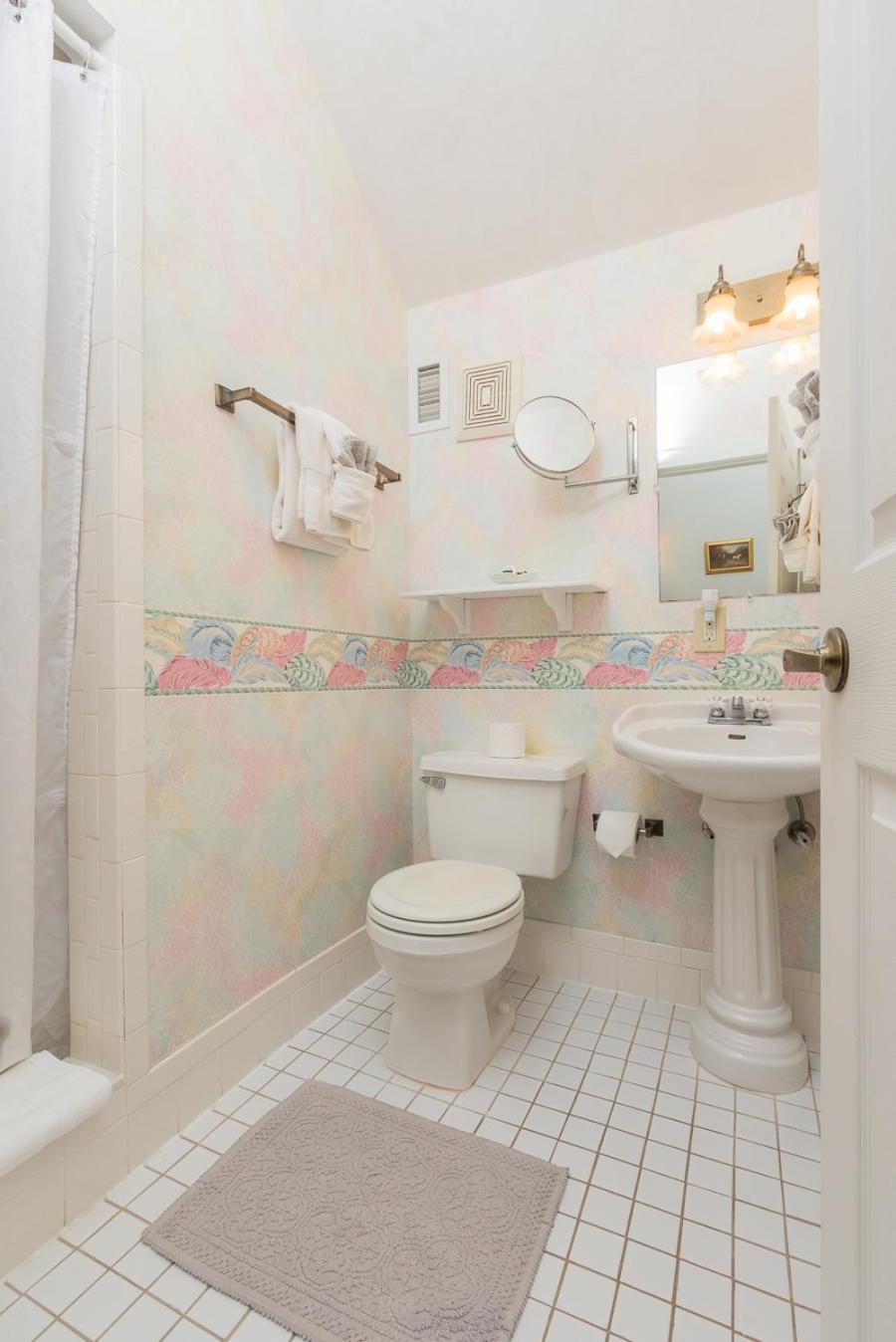 Queen Room photo 3