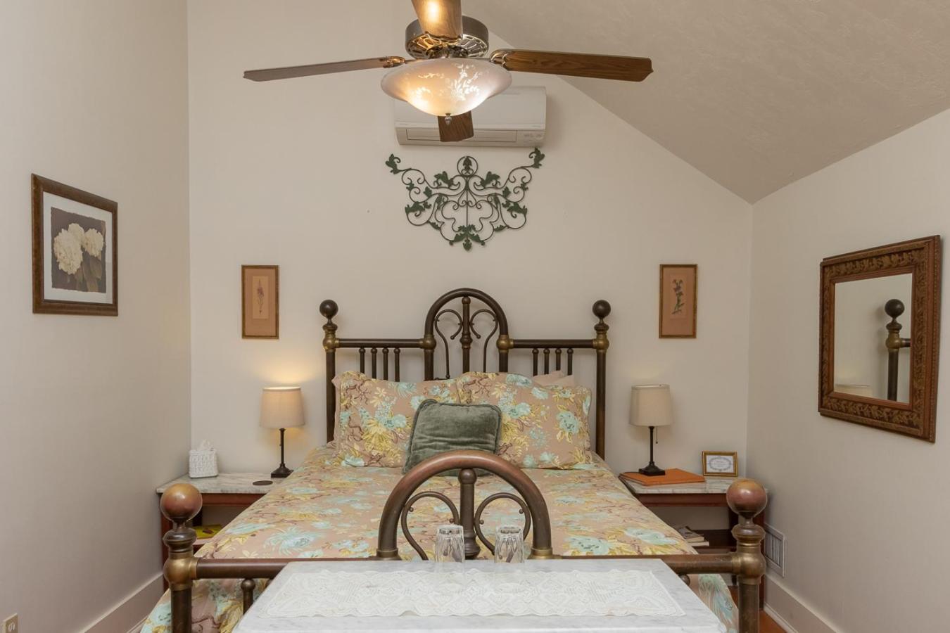 Deluxe Suite with Spa Bath photo 3