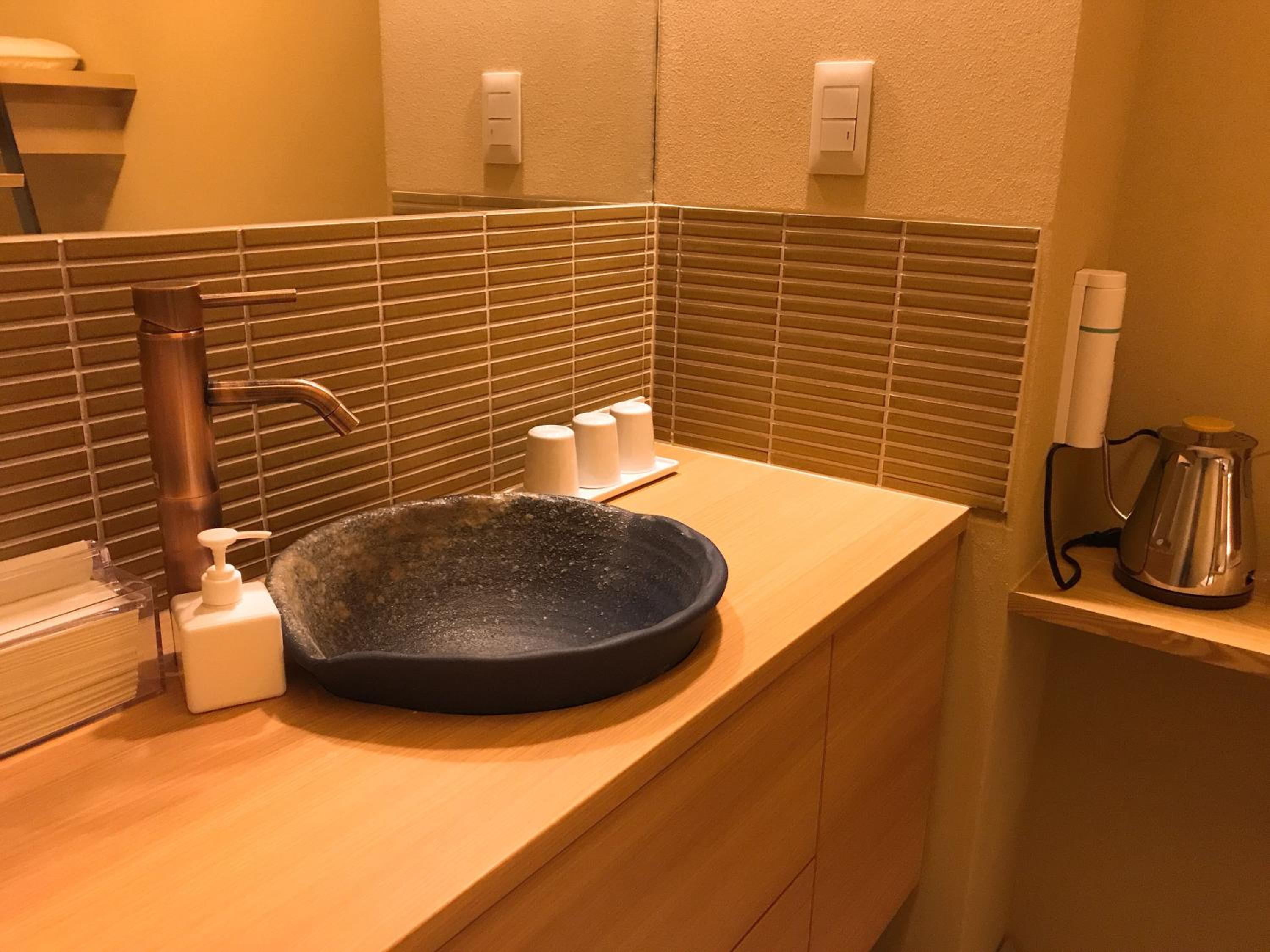 Deluxe Double Room with Bath - Photo 3