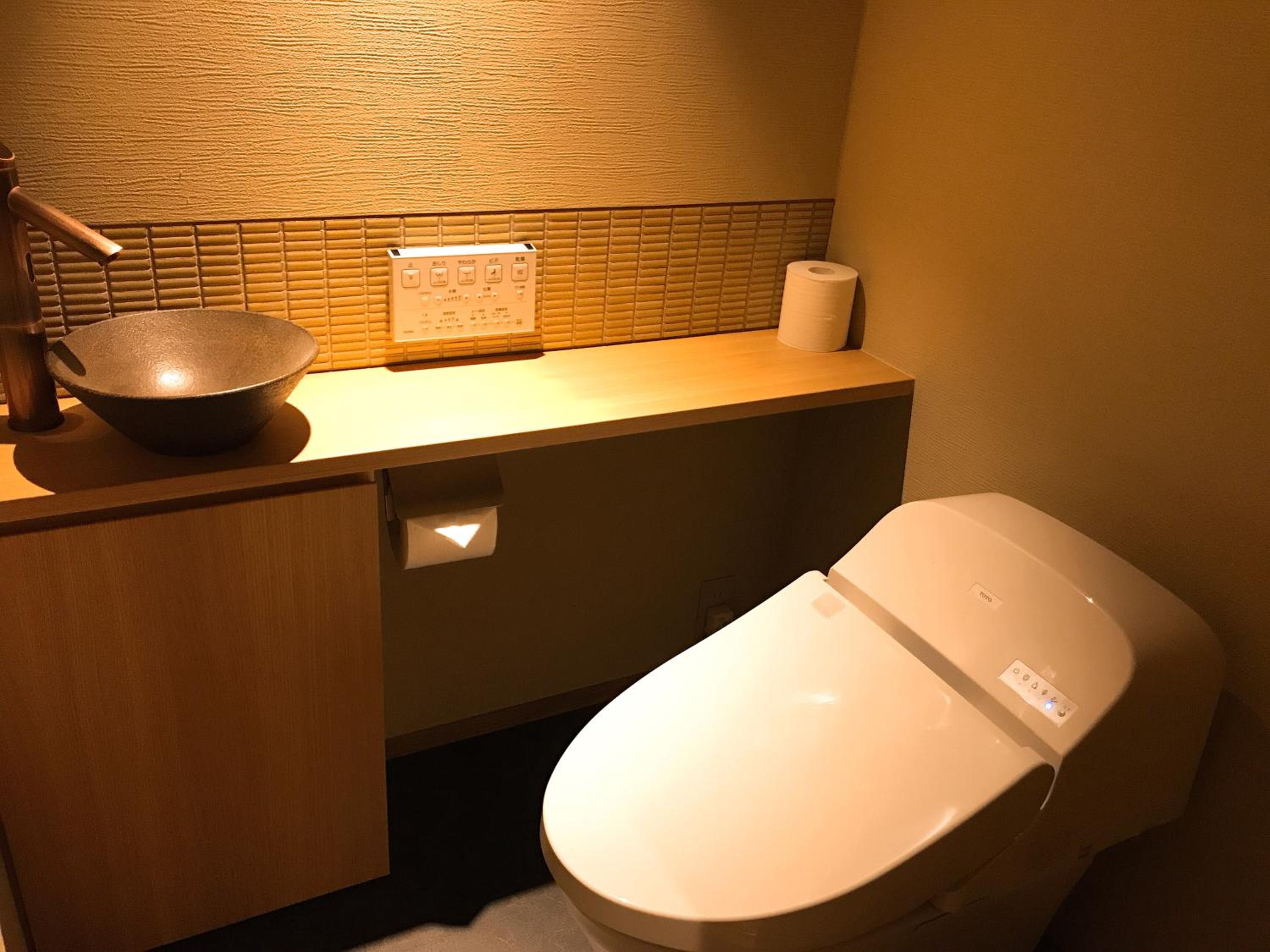 Deluxe Double Room with Bath - Photo 4