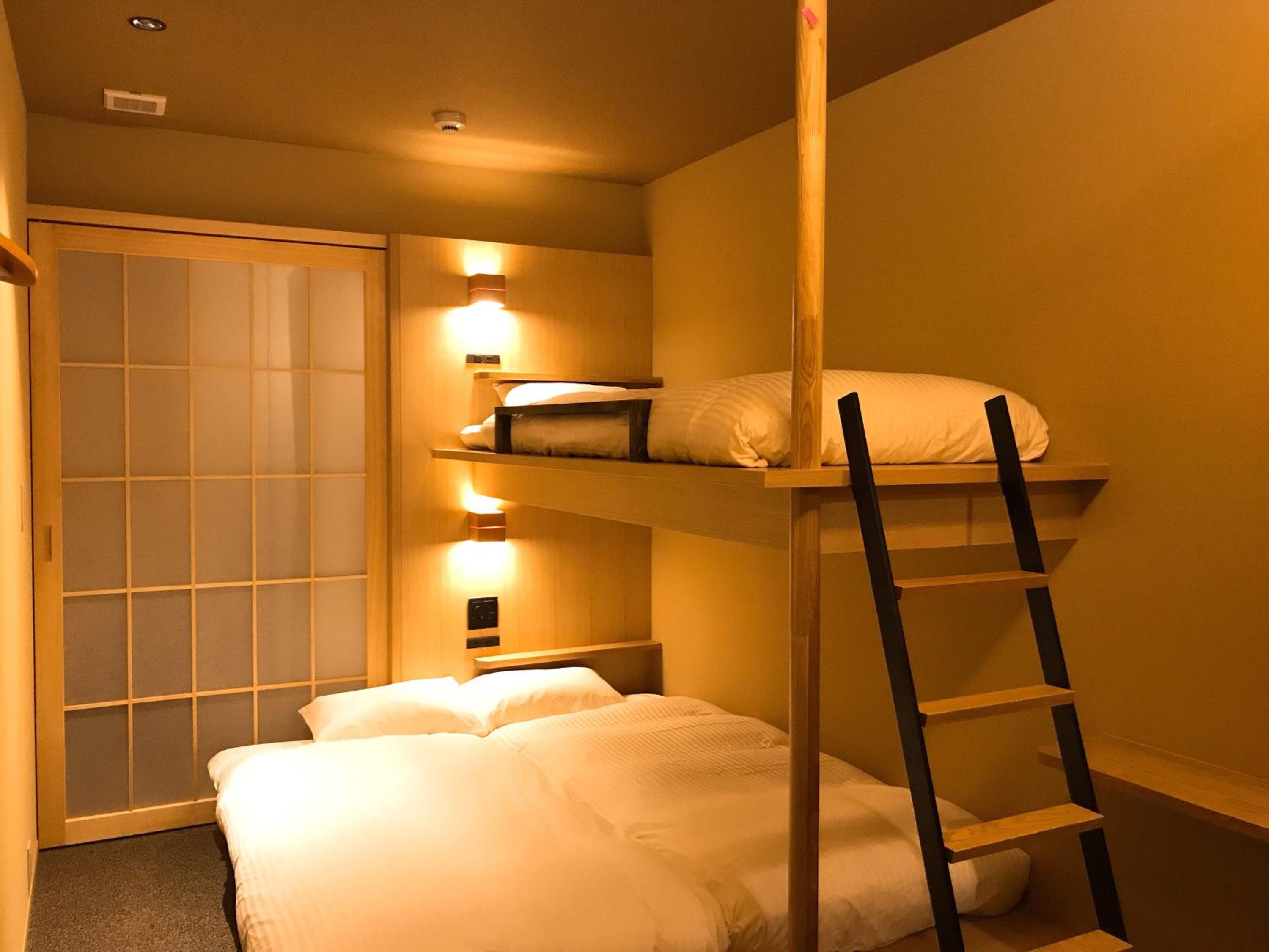 Deluxe Double Room with Bath - Photo 1