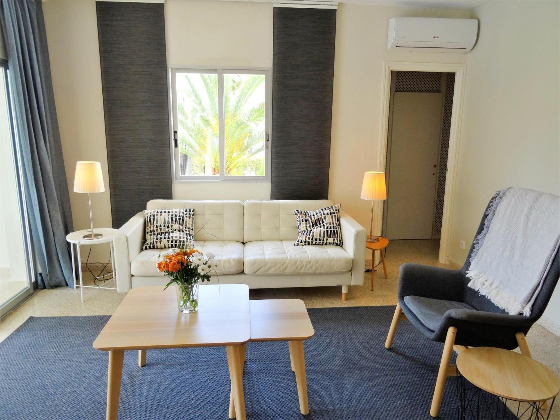Apartment photo 2