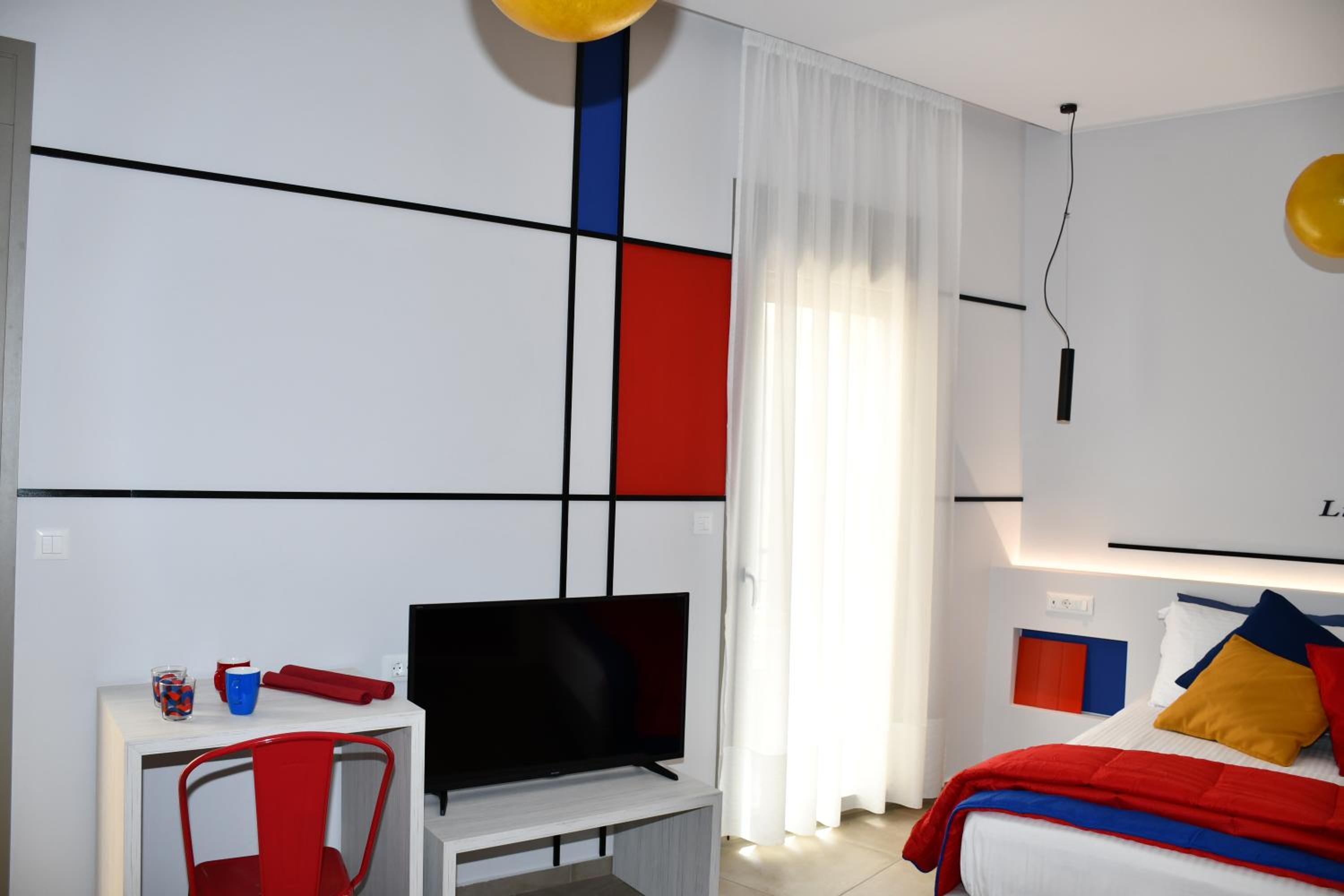 One-Bedroom Apartment photo 2