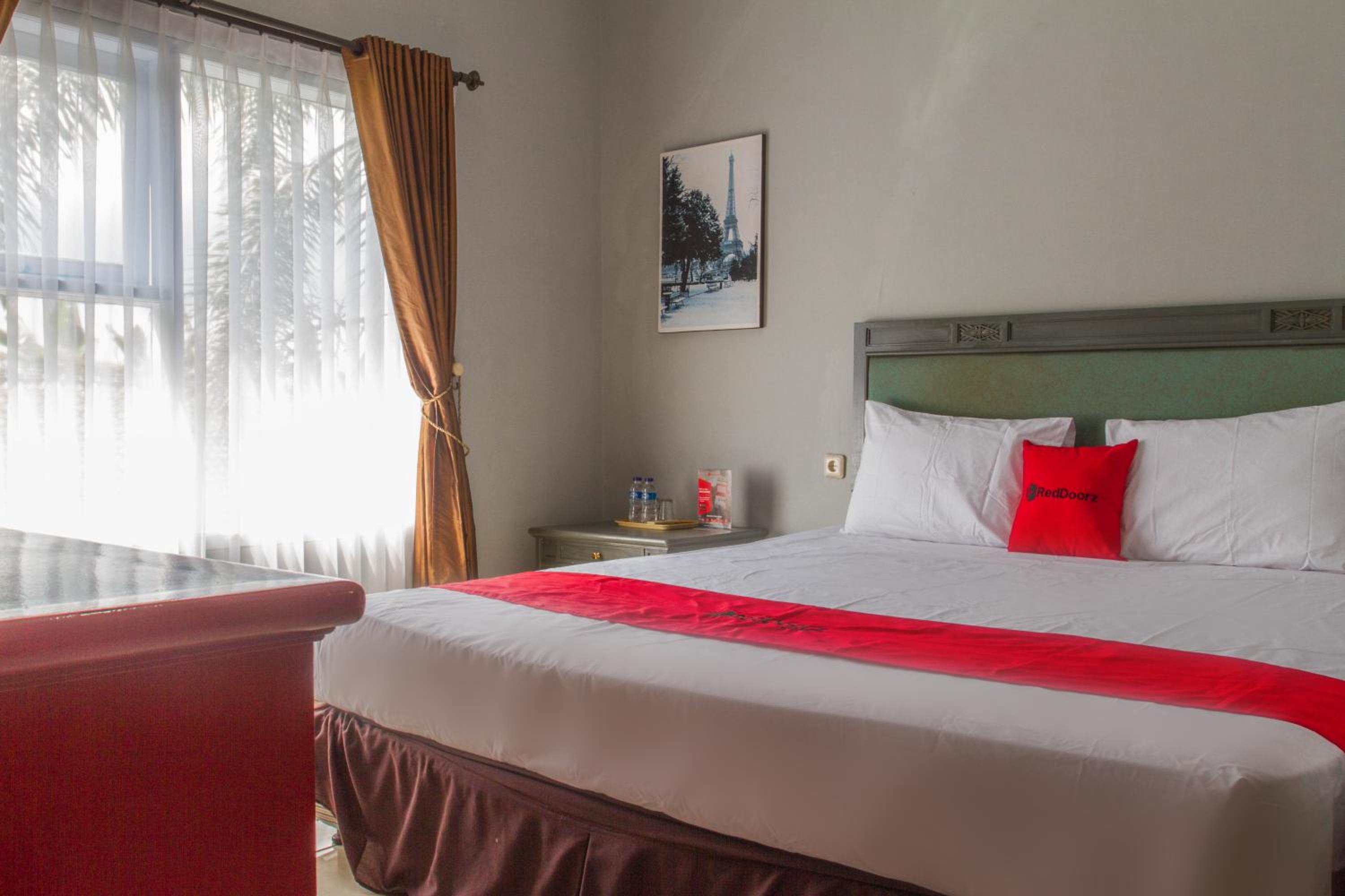 Deluxe Room - Photo 1