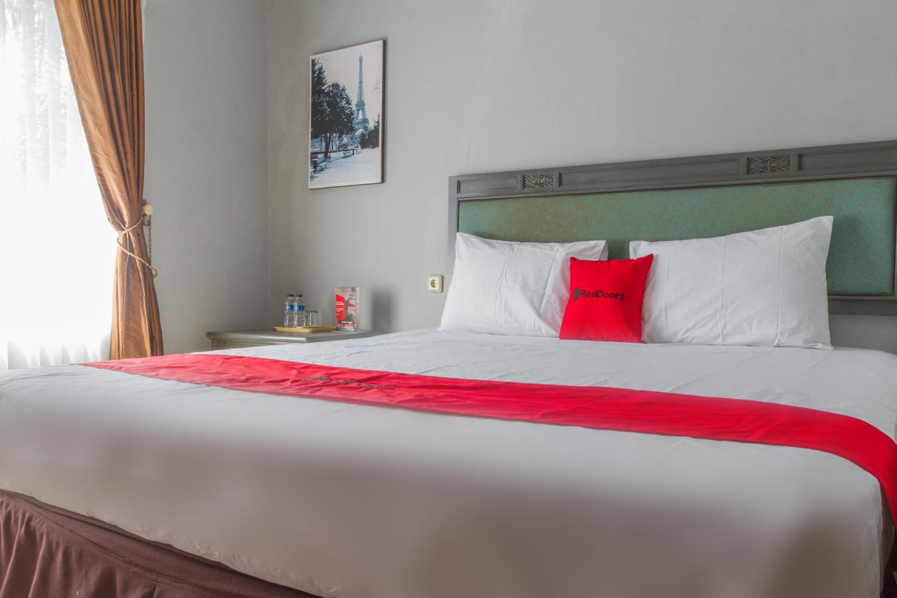 Deluxe Room - Photo 5