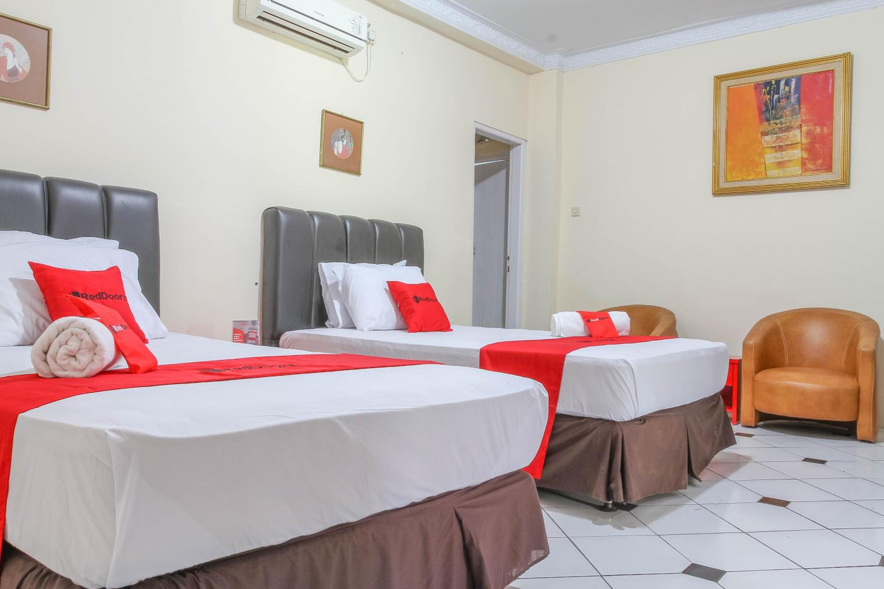 Twin Room - Photo 8