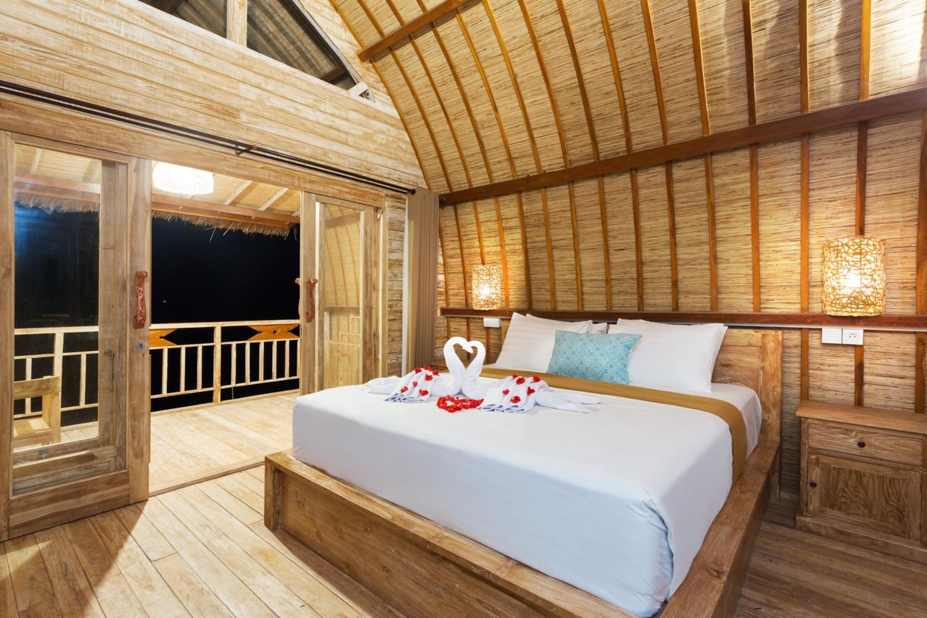 Double Room with Balcony and Sea View - Photo 21