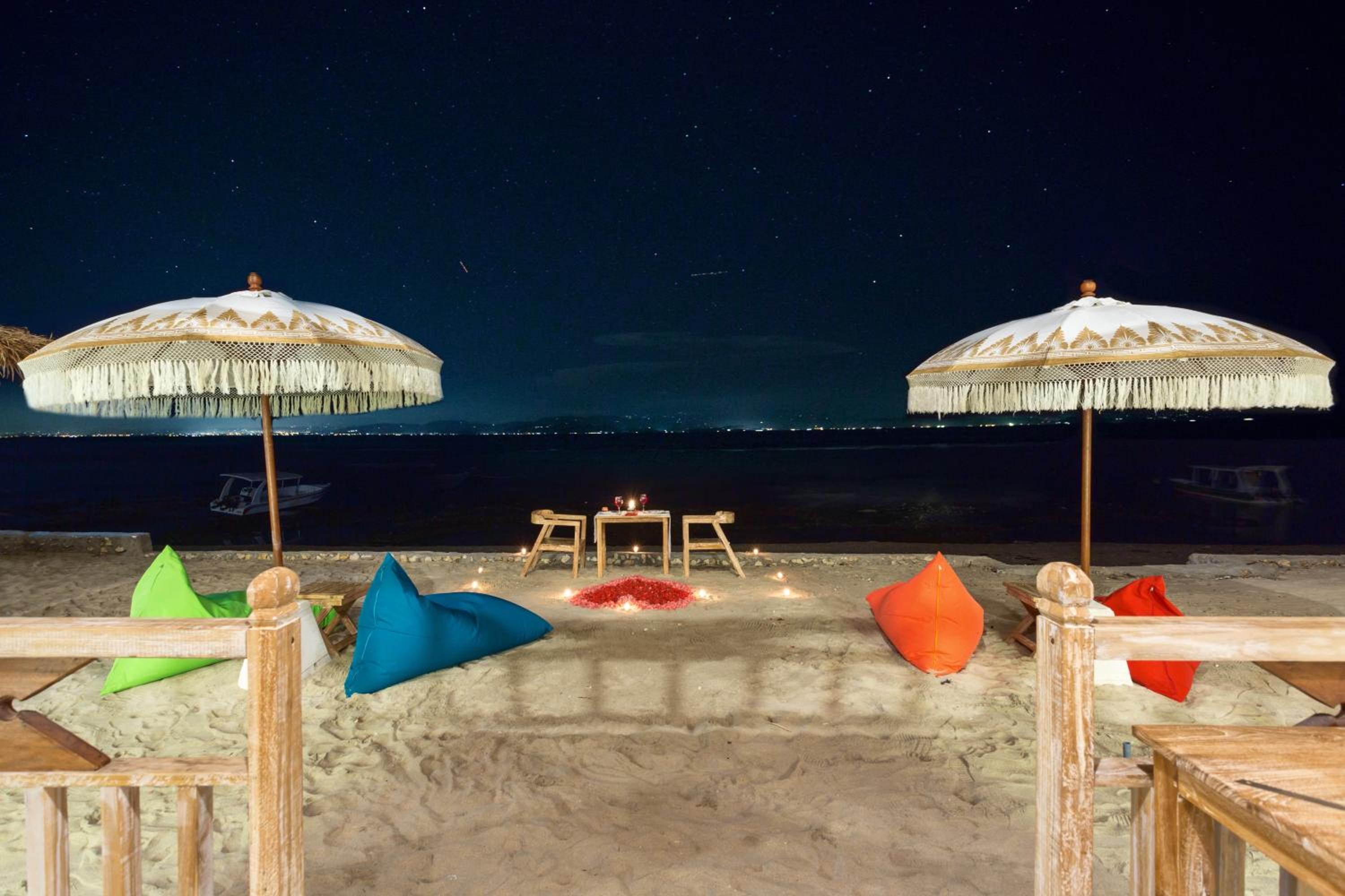 Double Room with Balcony and Sea View - Photo 17