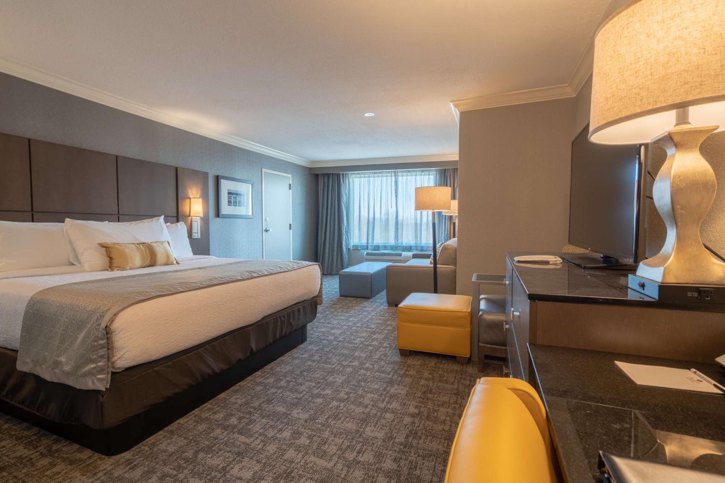 Cottonwood Airport & Expo Hotel Louisville