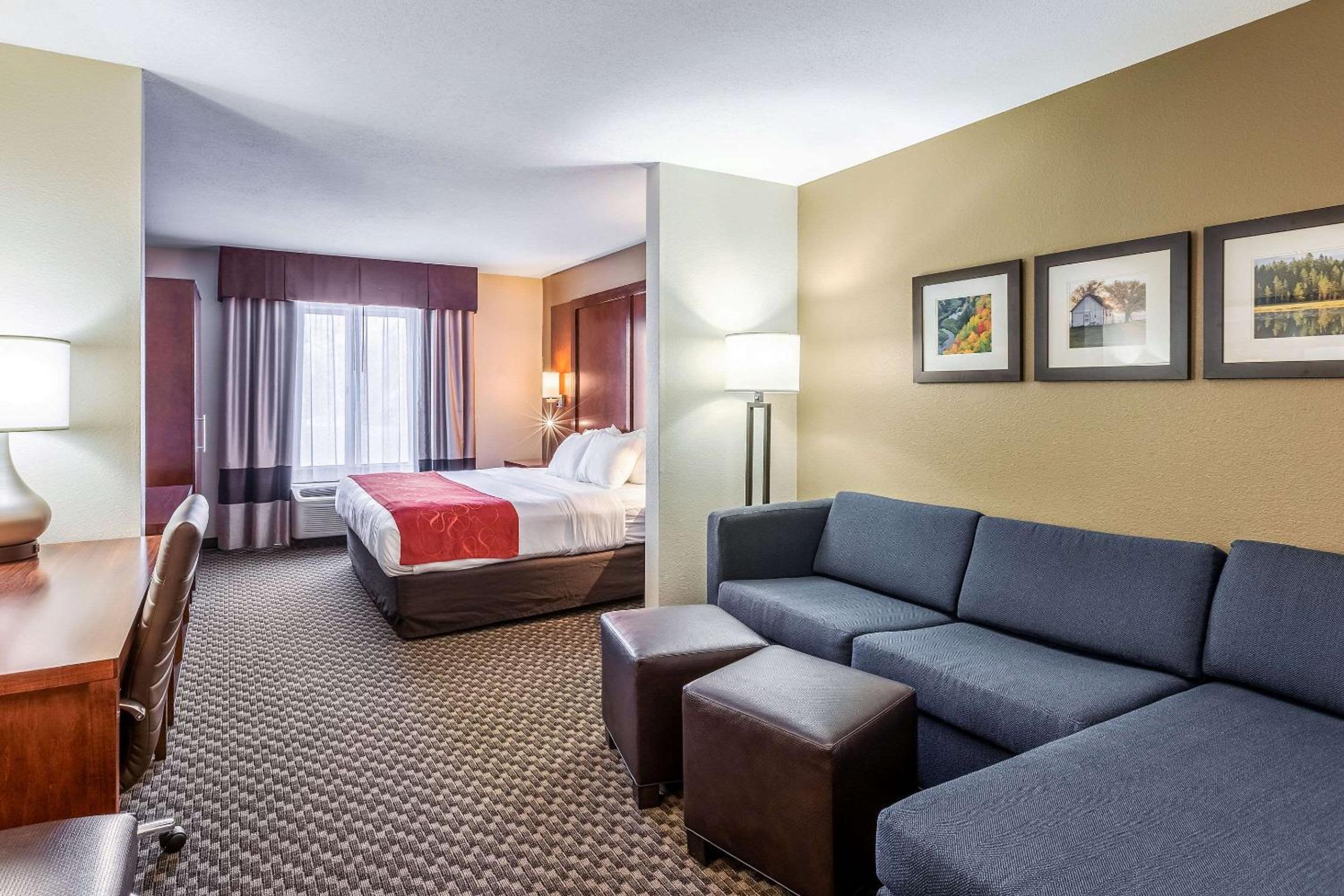 King Suite - Non-Smoking - Photo 1