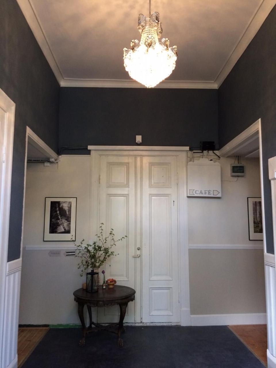 Large Twin Room With Shared Bathroom photo 1