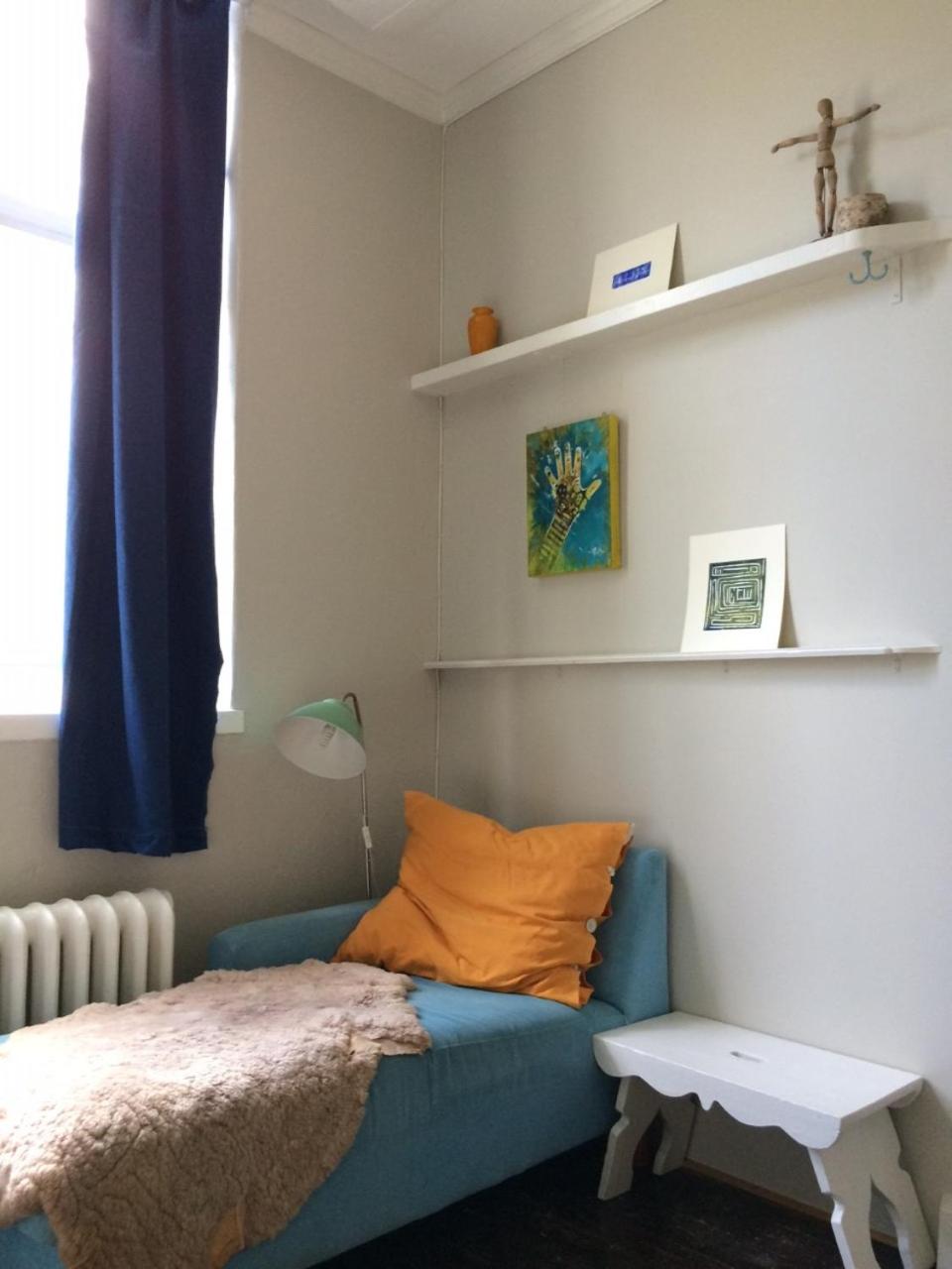 Small Twin Room With Shared Bathroom photo 3