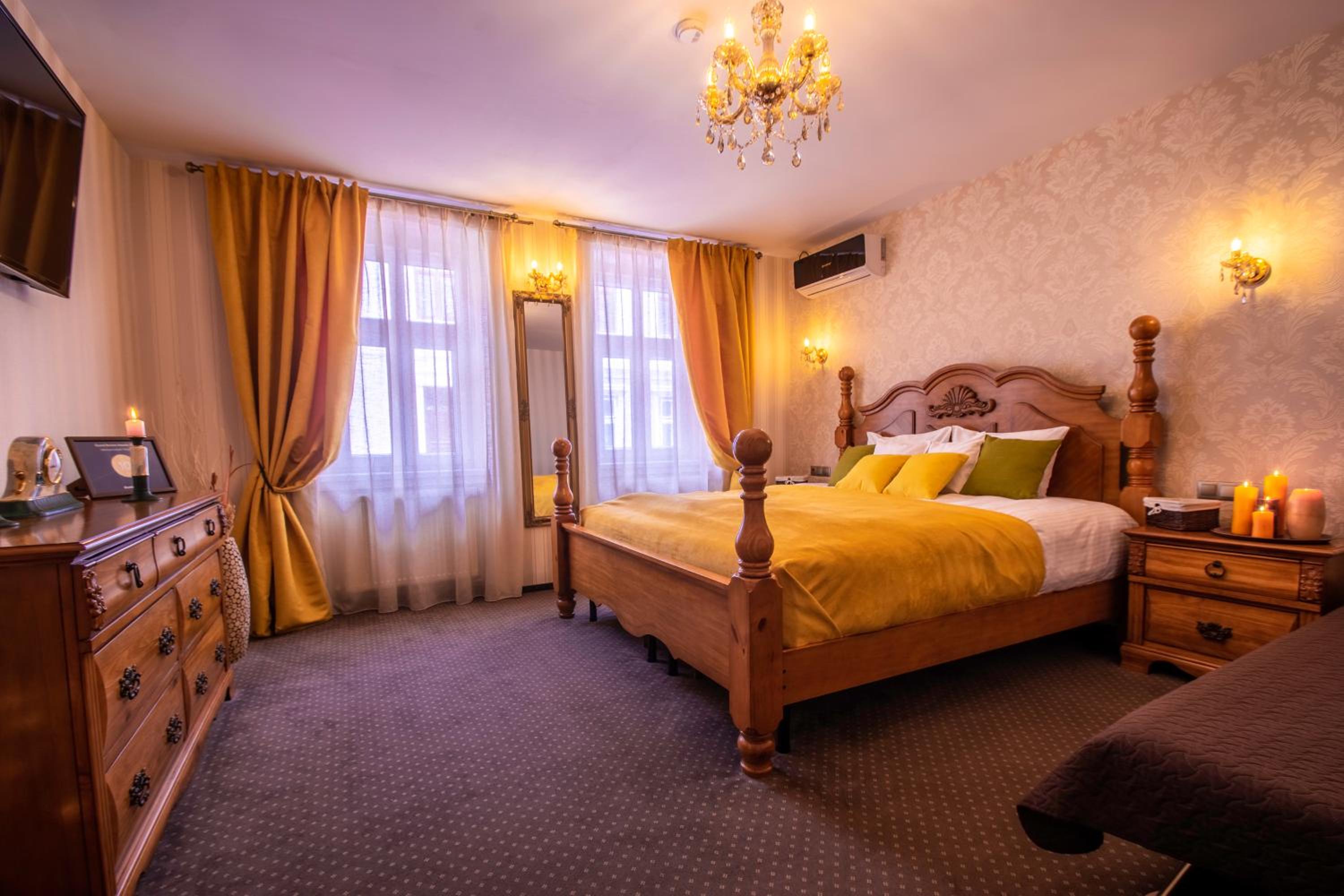 Deluxe Apartment