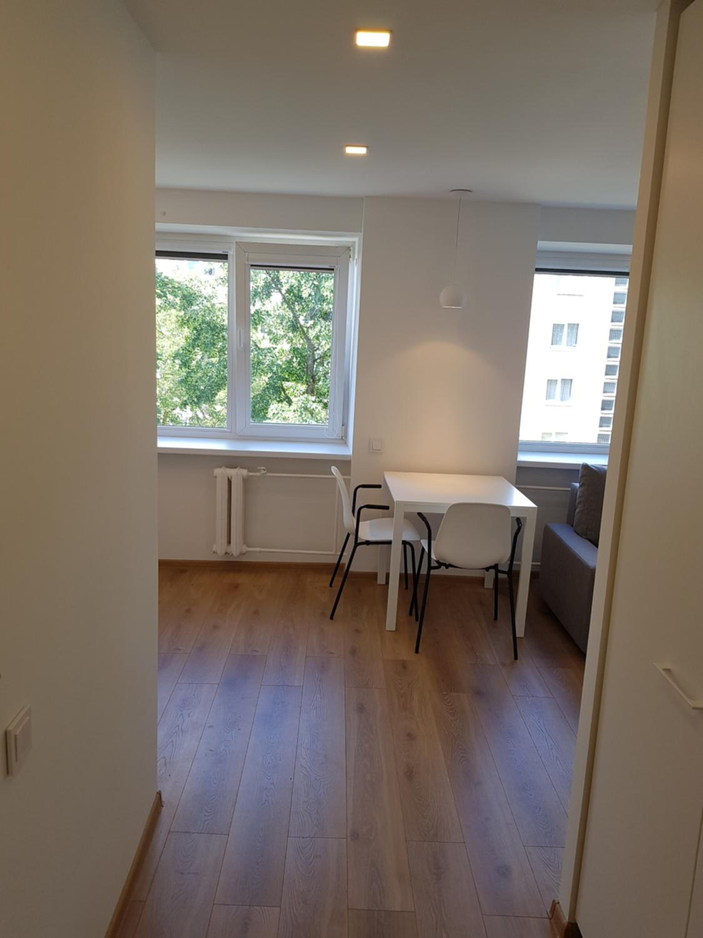 Studio Apartment - Photo 1