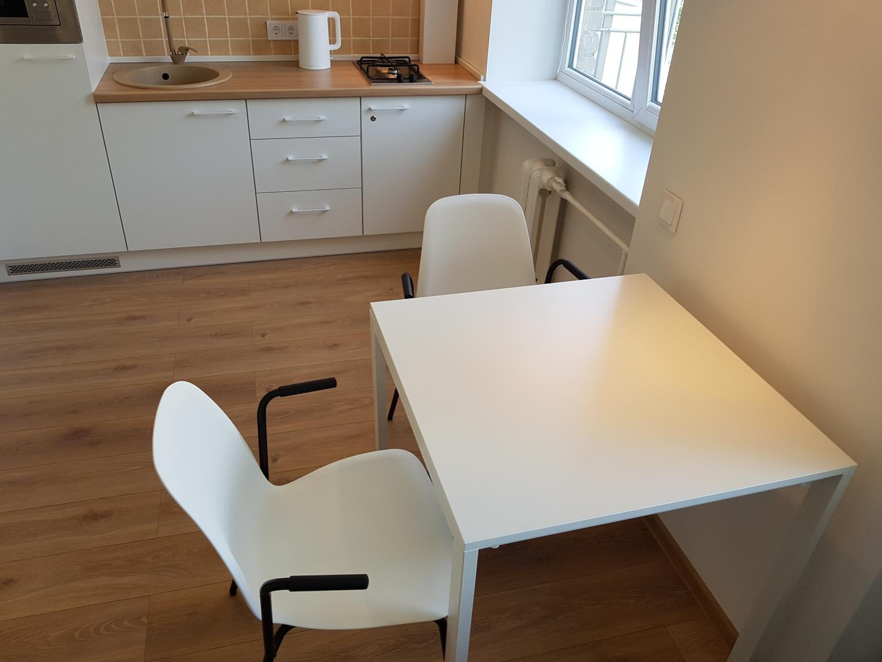 Studio Apartment - Photo 4