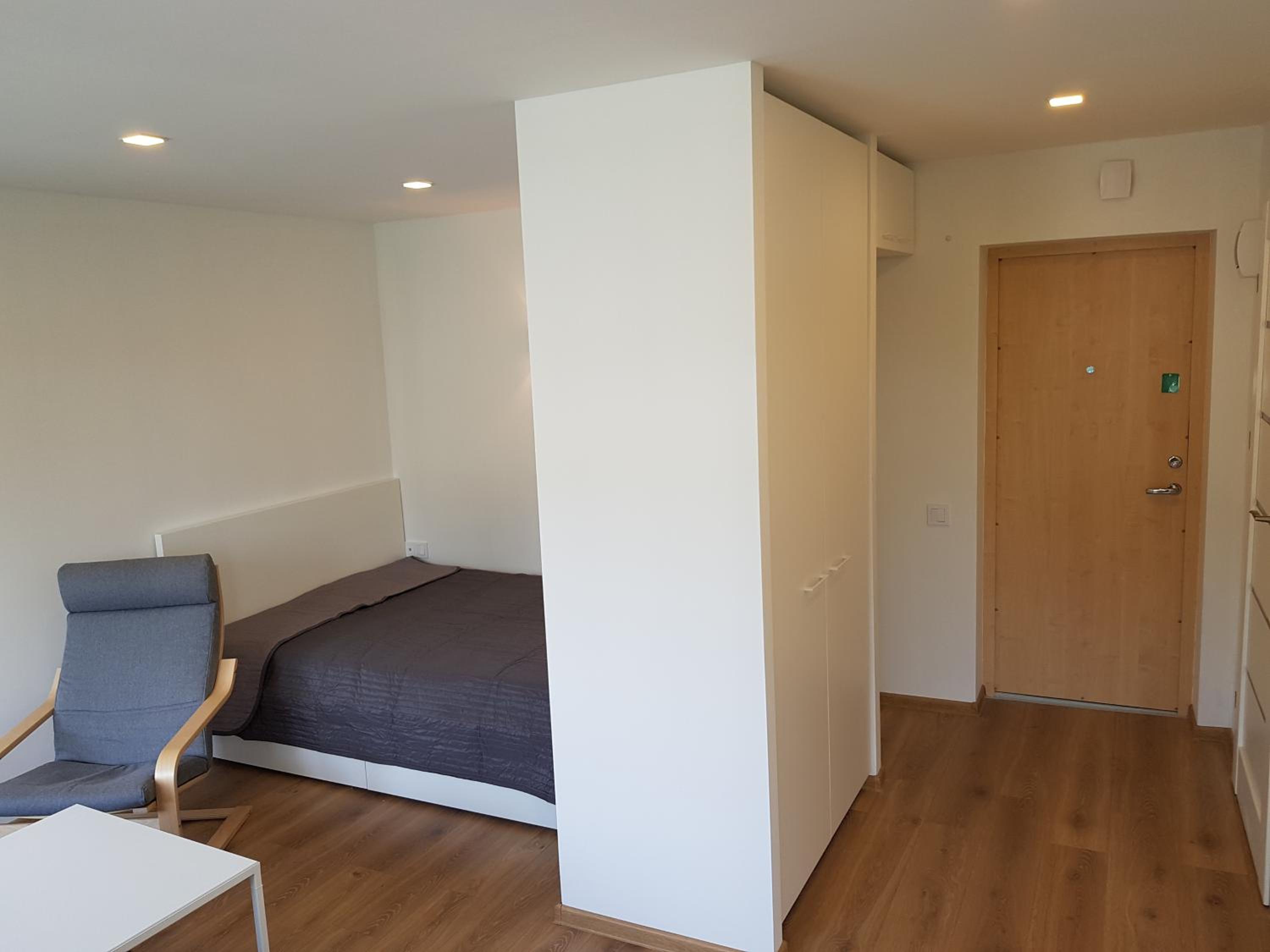 Studio Apartment - Photo 8
