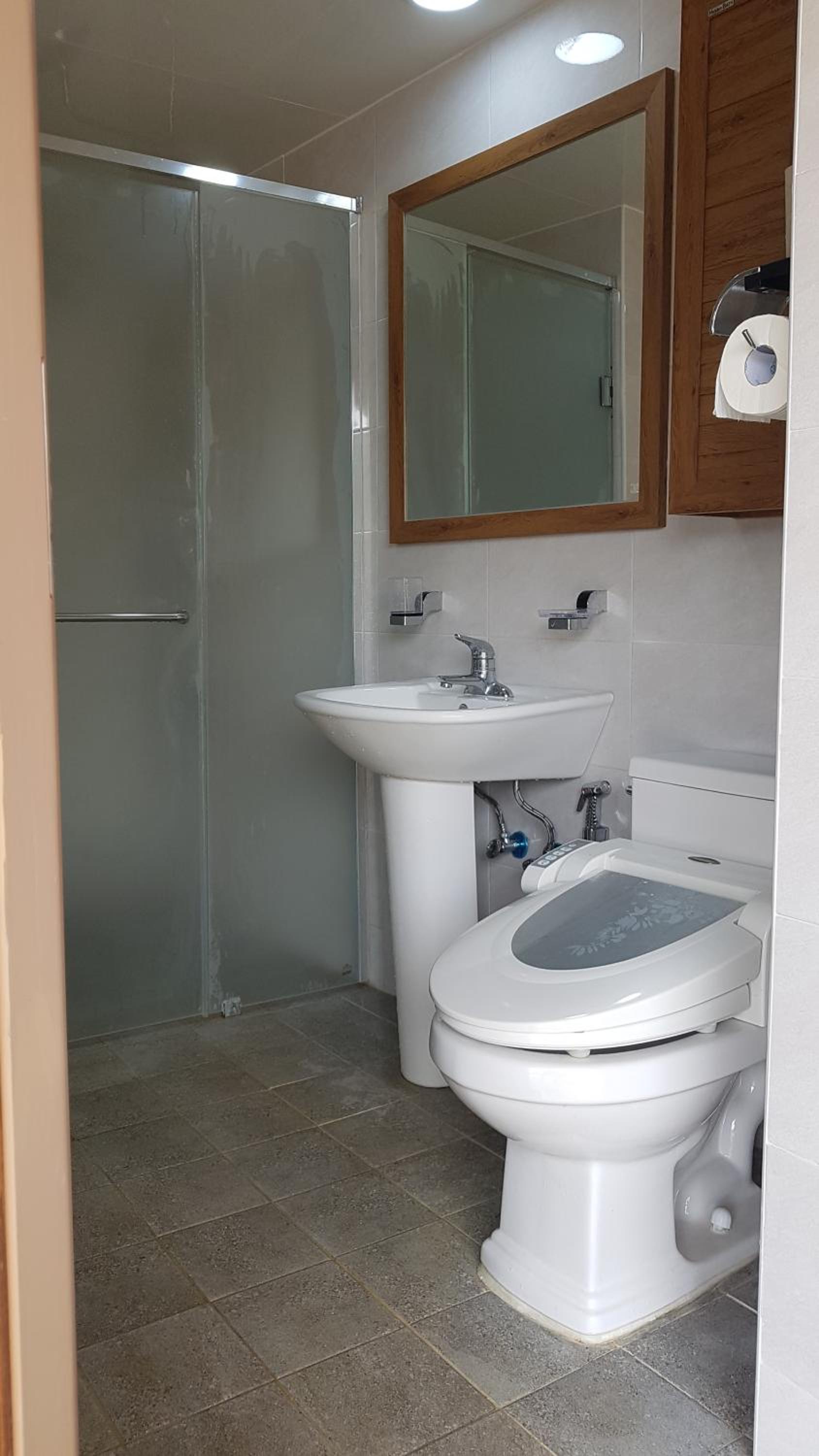 Double Room with Private External Bathroom - Photo 6