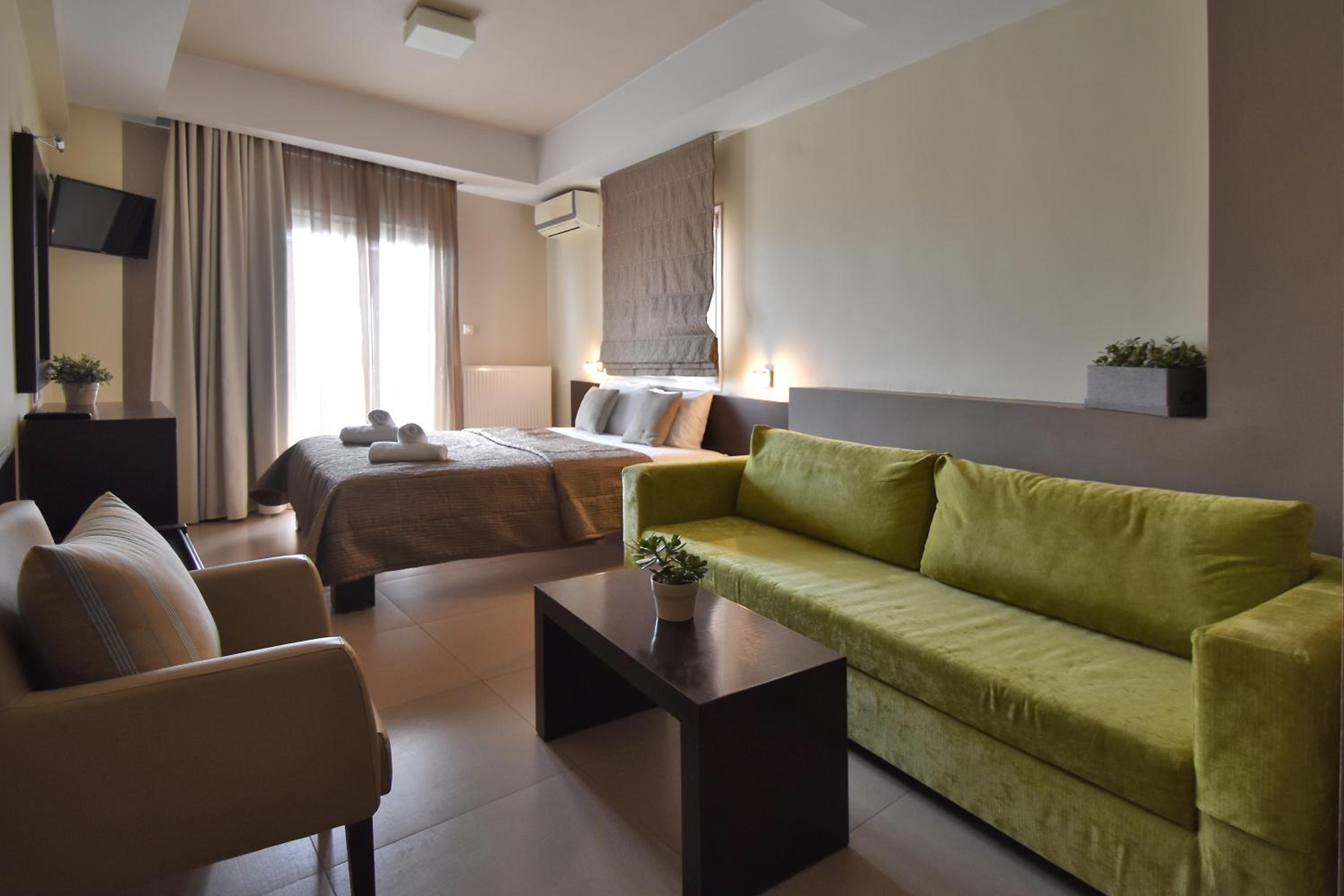 Deluxe Junior Suite photo 3