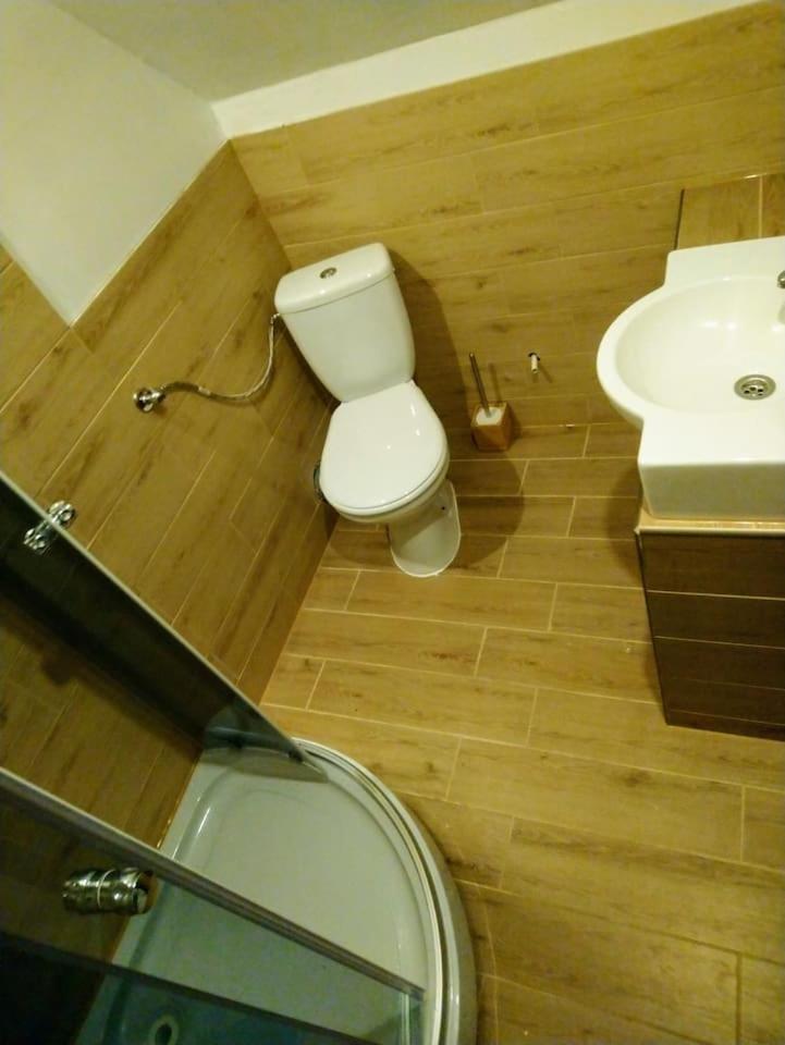 Studio Apartment - Photo 7