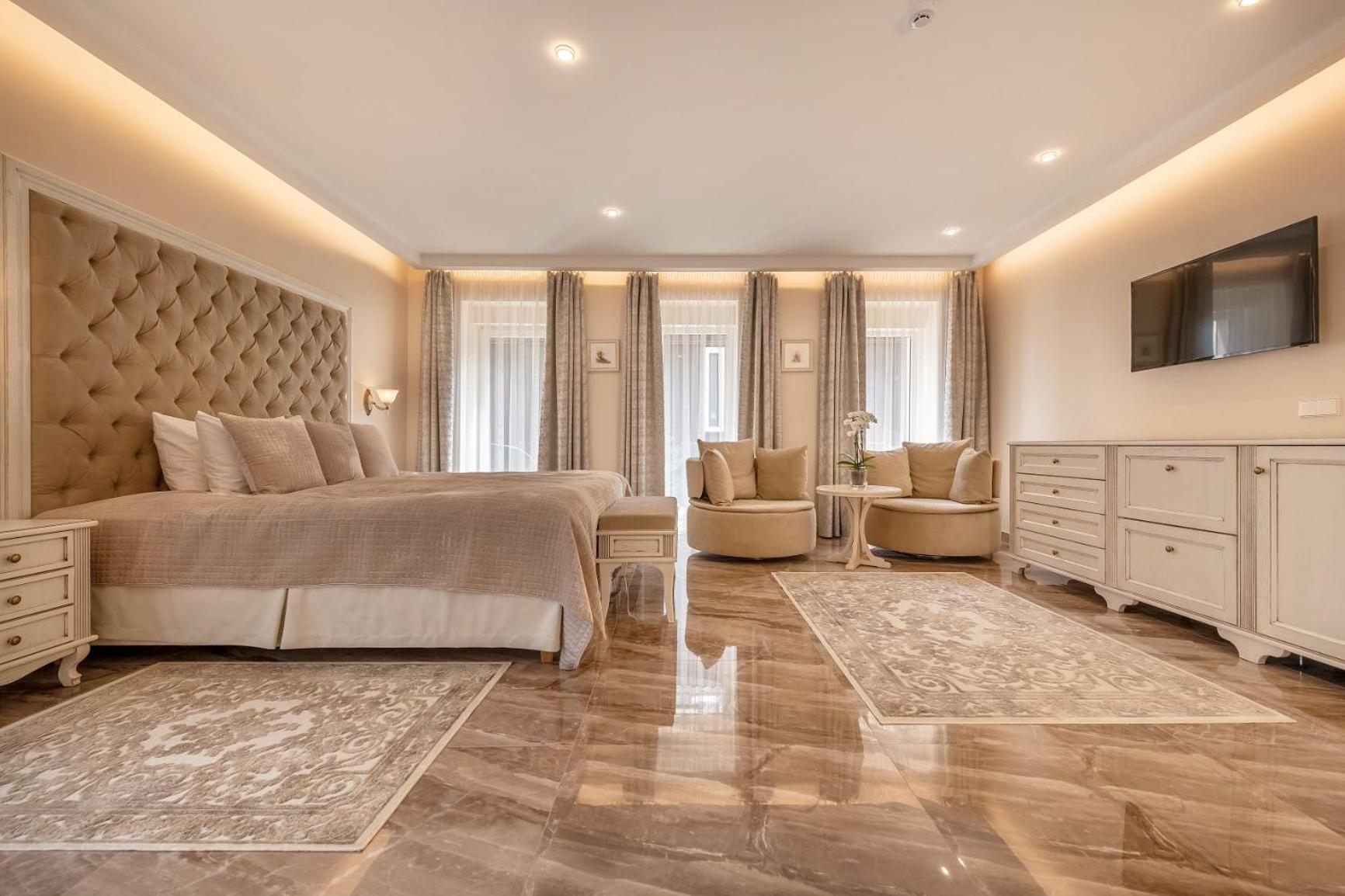 Junior Suite - Photo 12