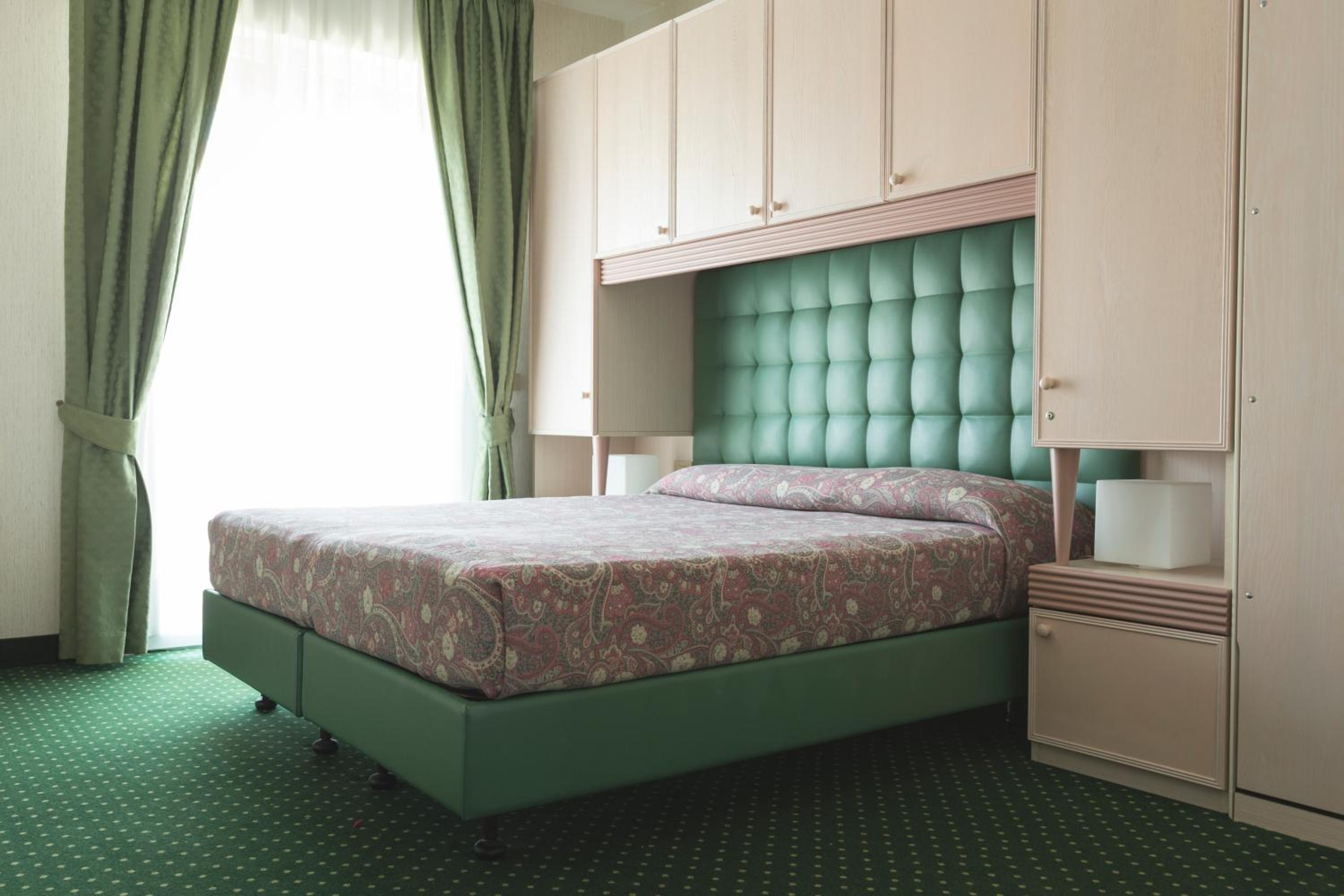 Double Room with Balcony and Partial Sea View - Photo 7