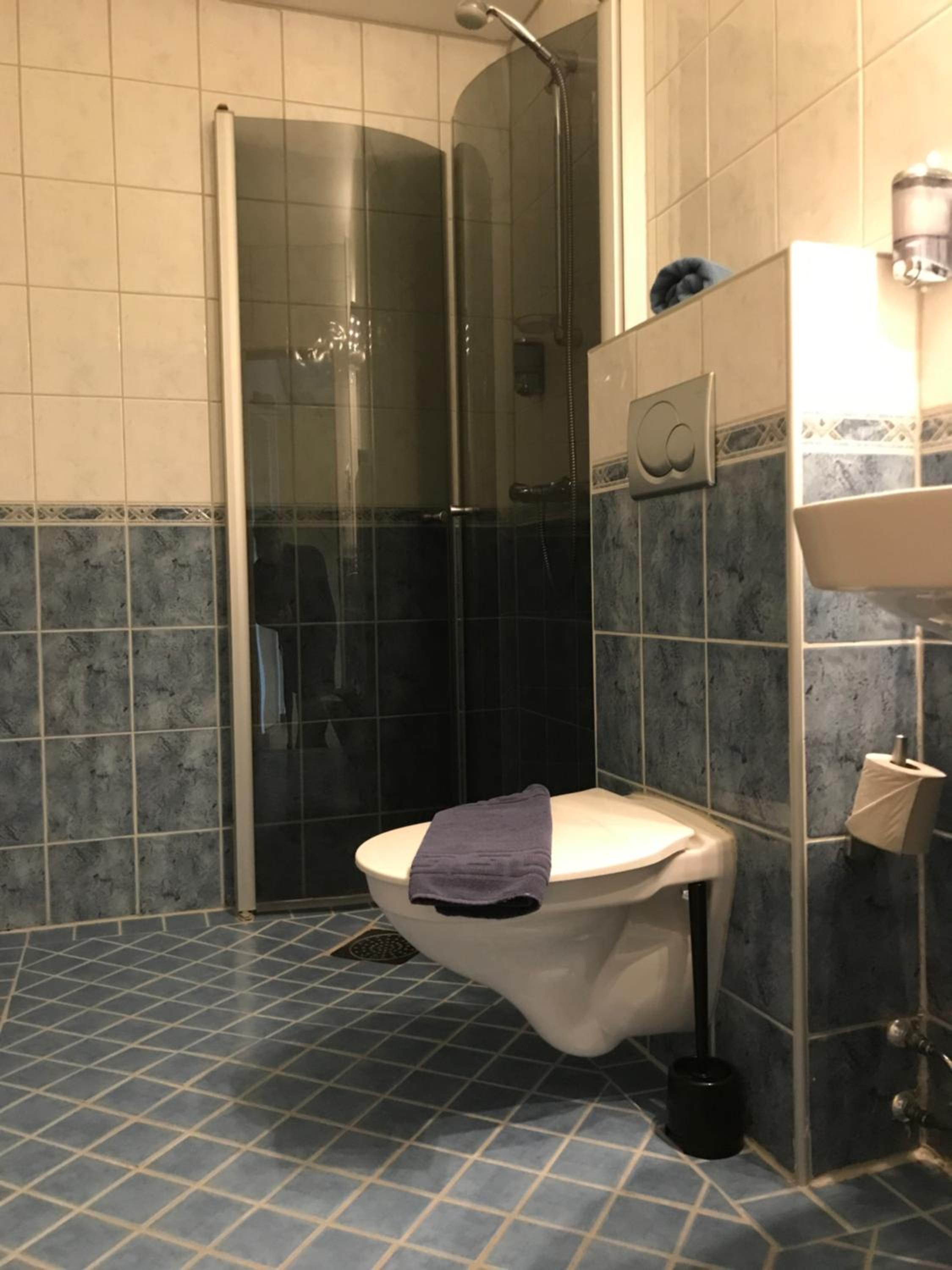 Double Room with Bath photo 3