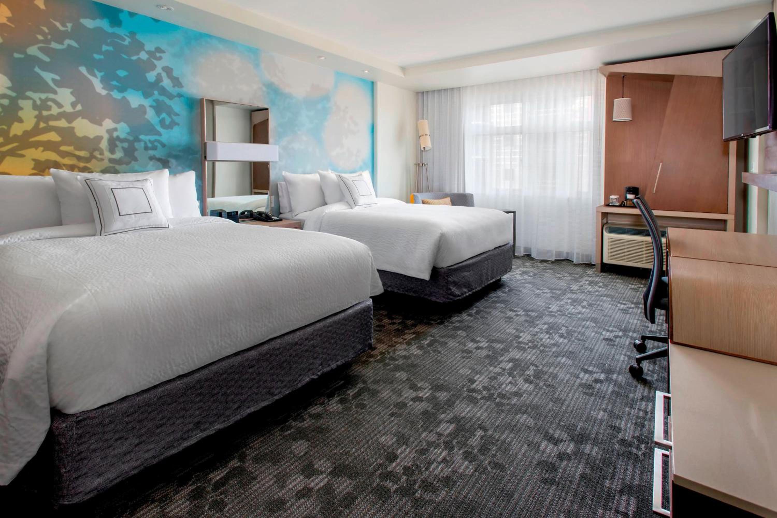 Queen Room with Two Queen Beds, Bathtub and Sofa Bed - Mobility Access/Hearing Accessible