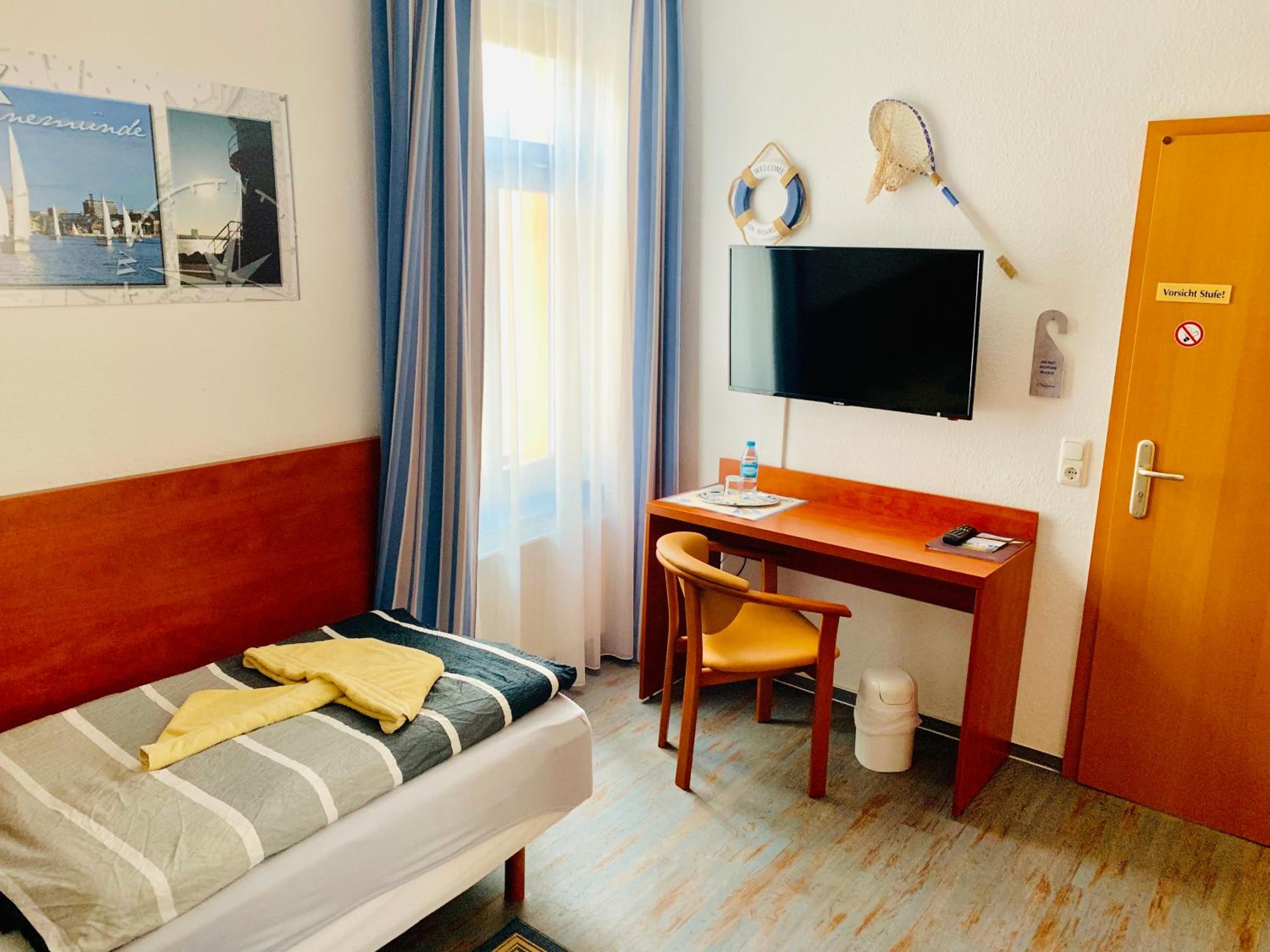 Single Room photo 2