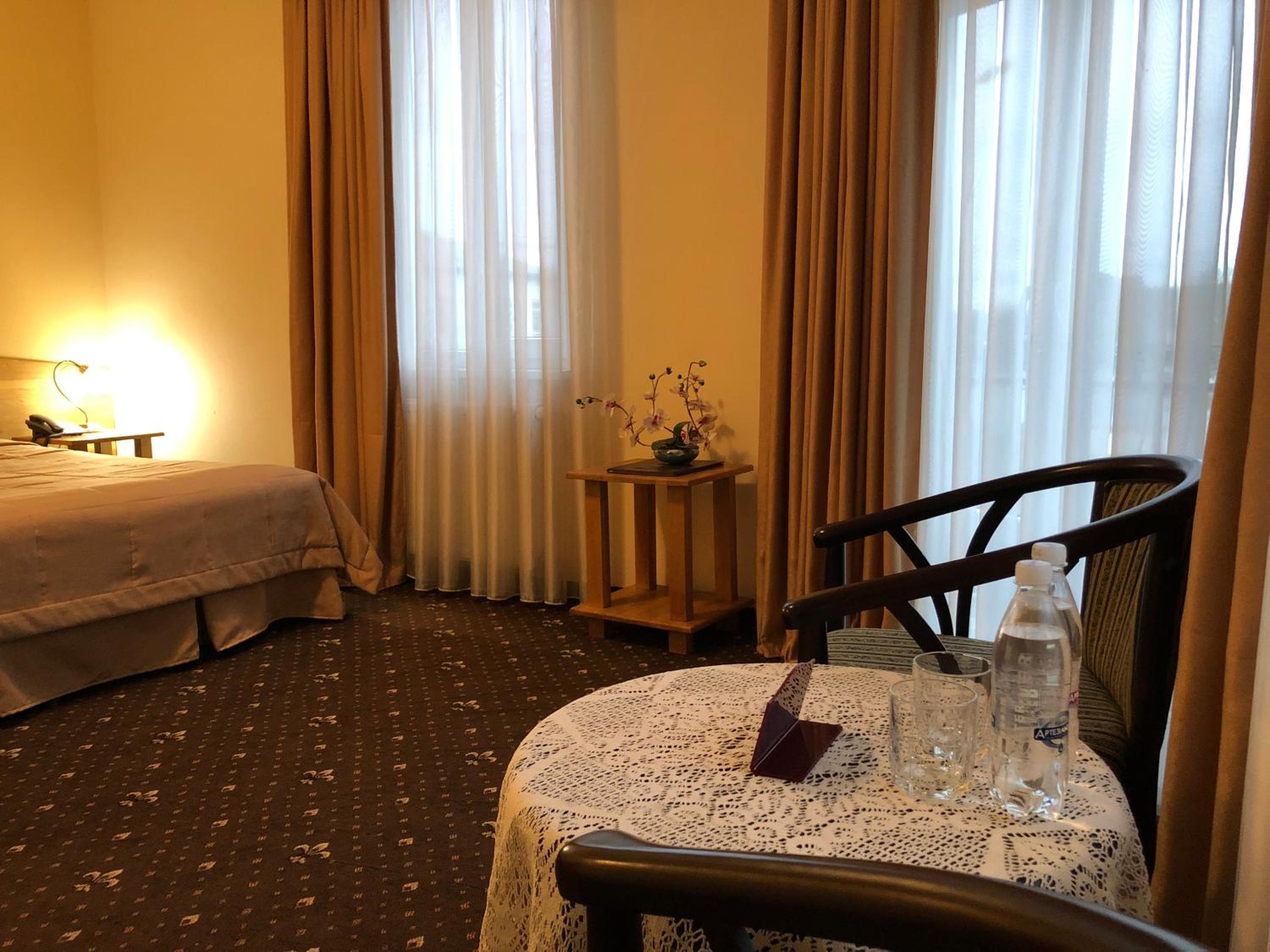 Deluxe Double Room with Balcony photo 3