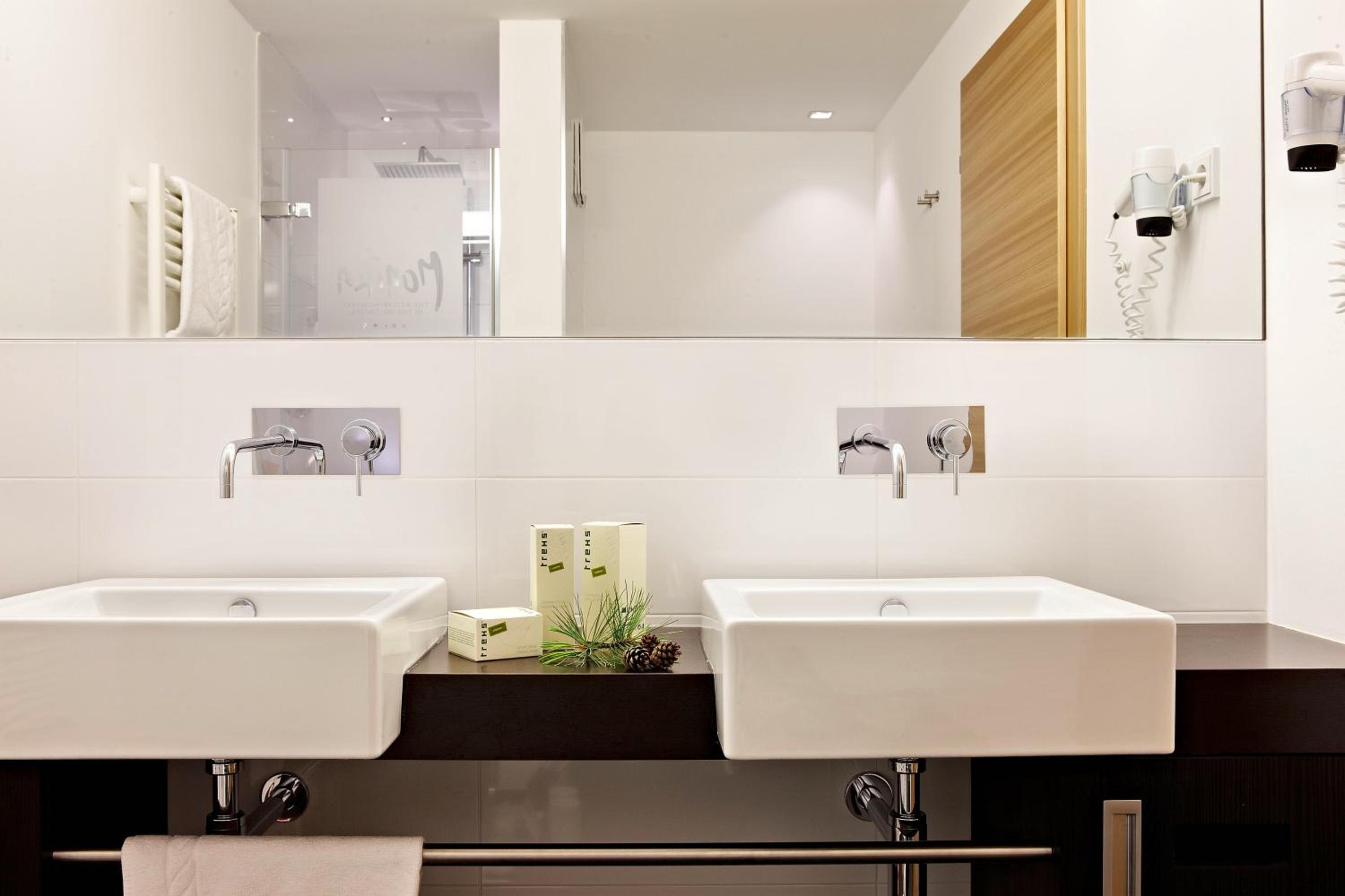 Superior Double Room With Balcony photo 2