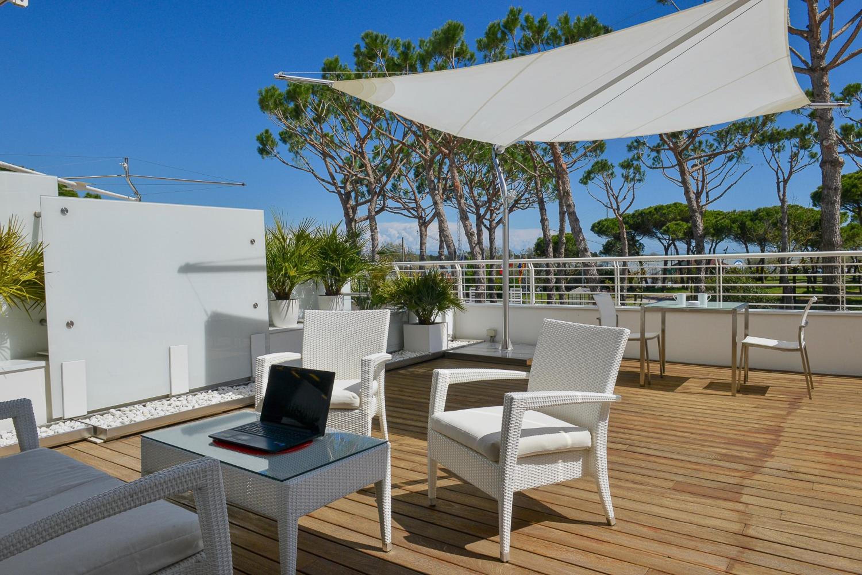 Junior Suite with Terrace - Photo 3