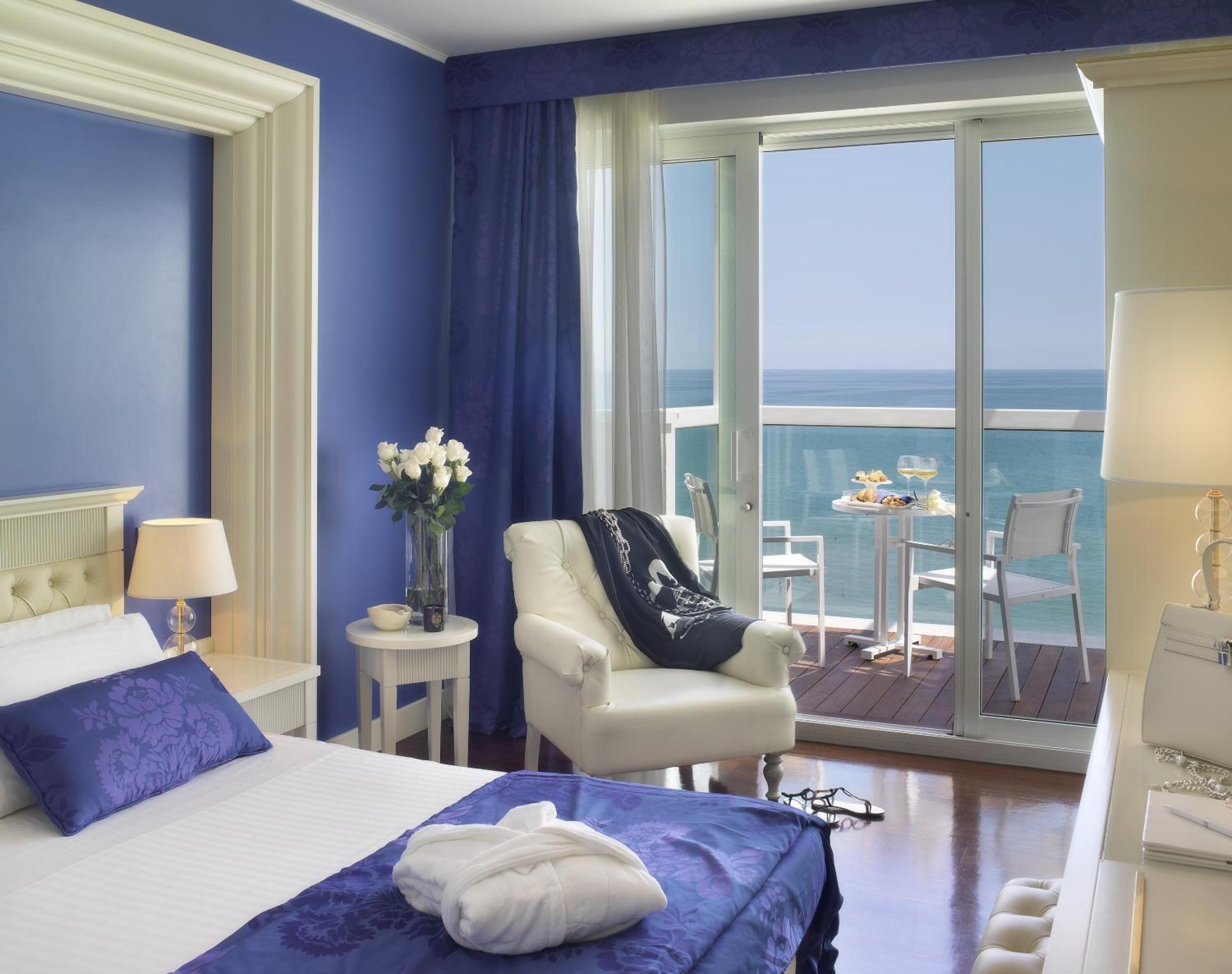 King Room with Sea View - Photo 1
