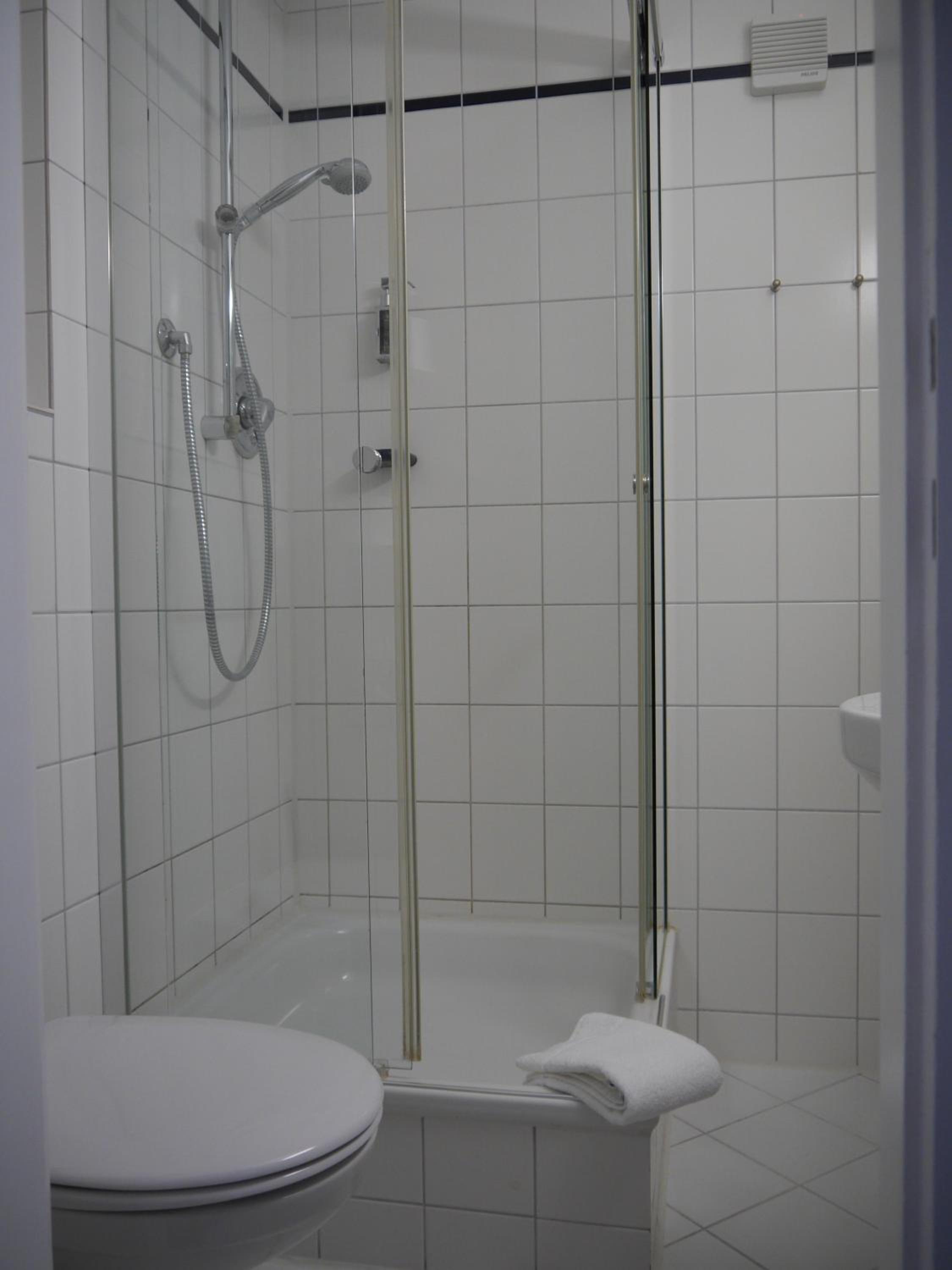 Double Room - Photo 5