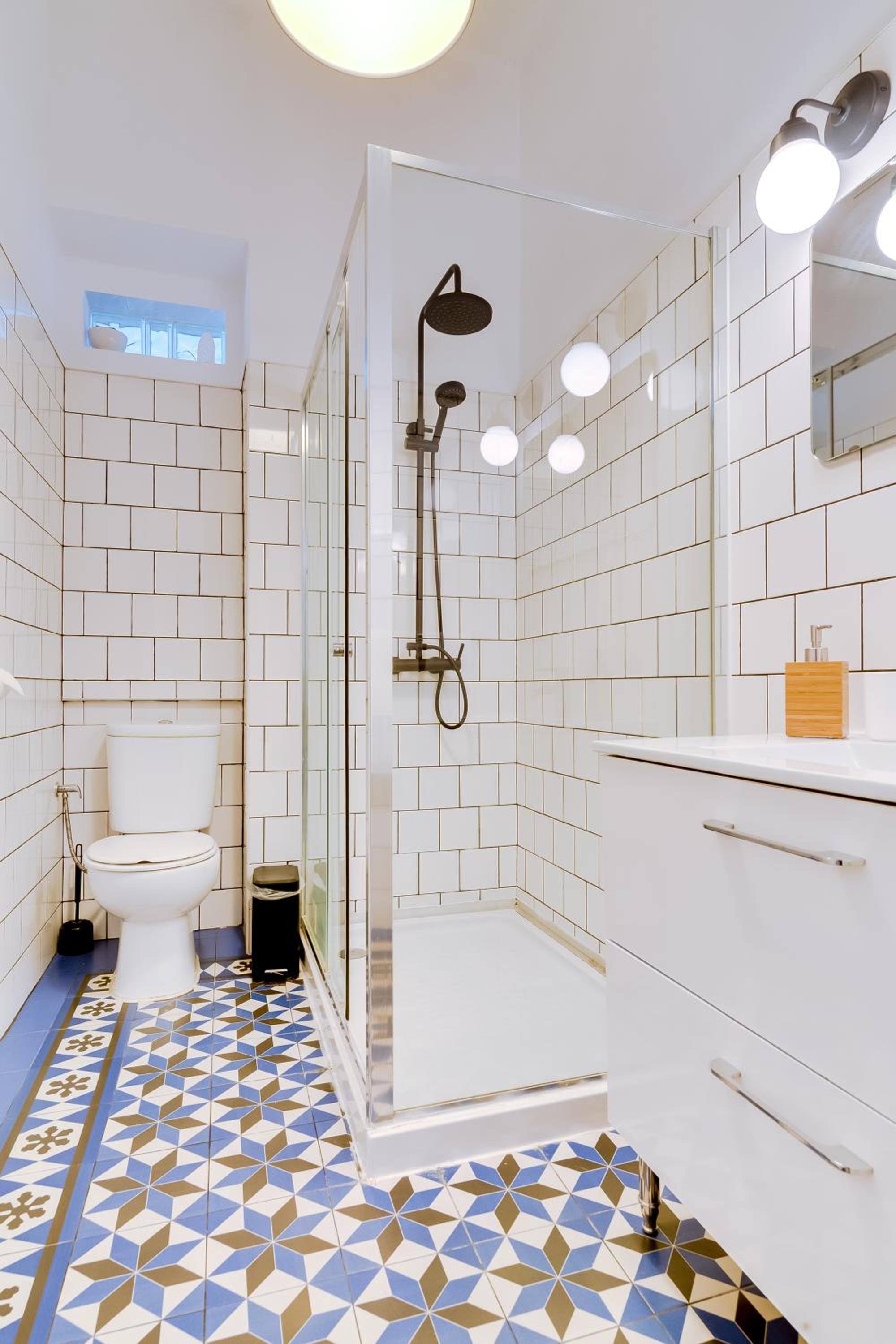 Double Room with Shared Bathroom photo 2