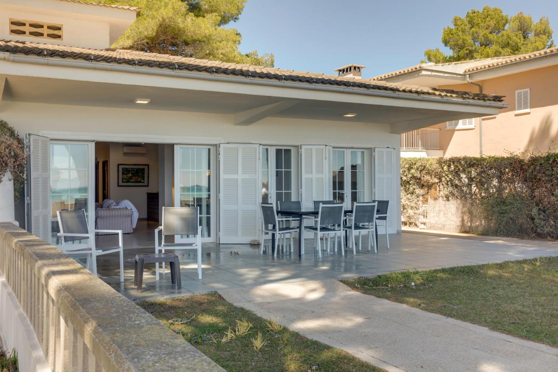 Villa photo 3