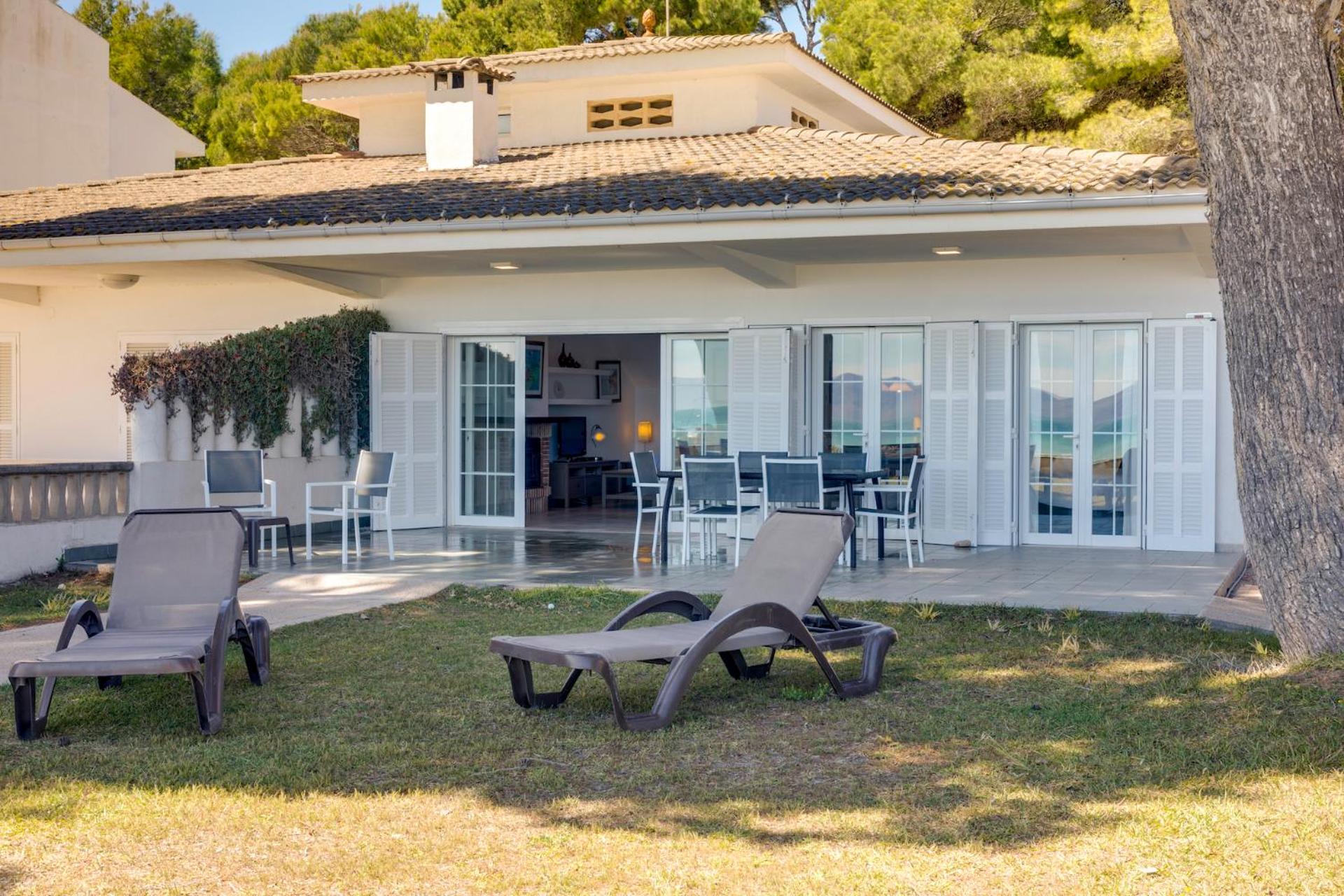 Villa photo 2