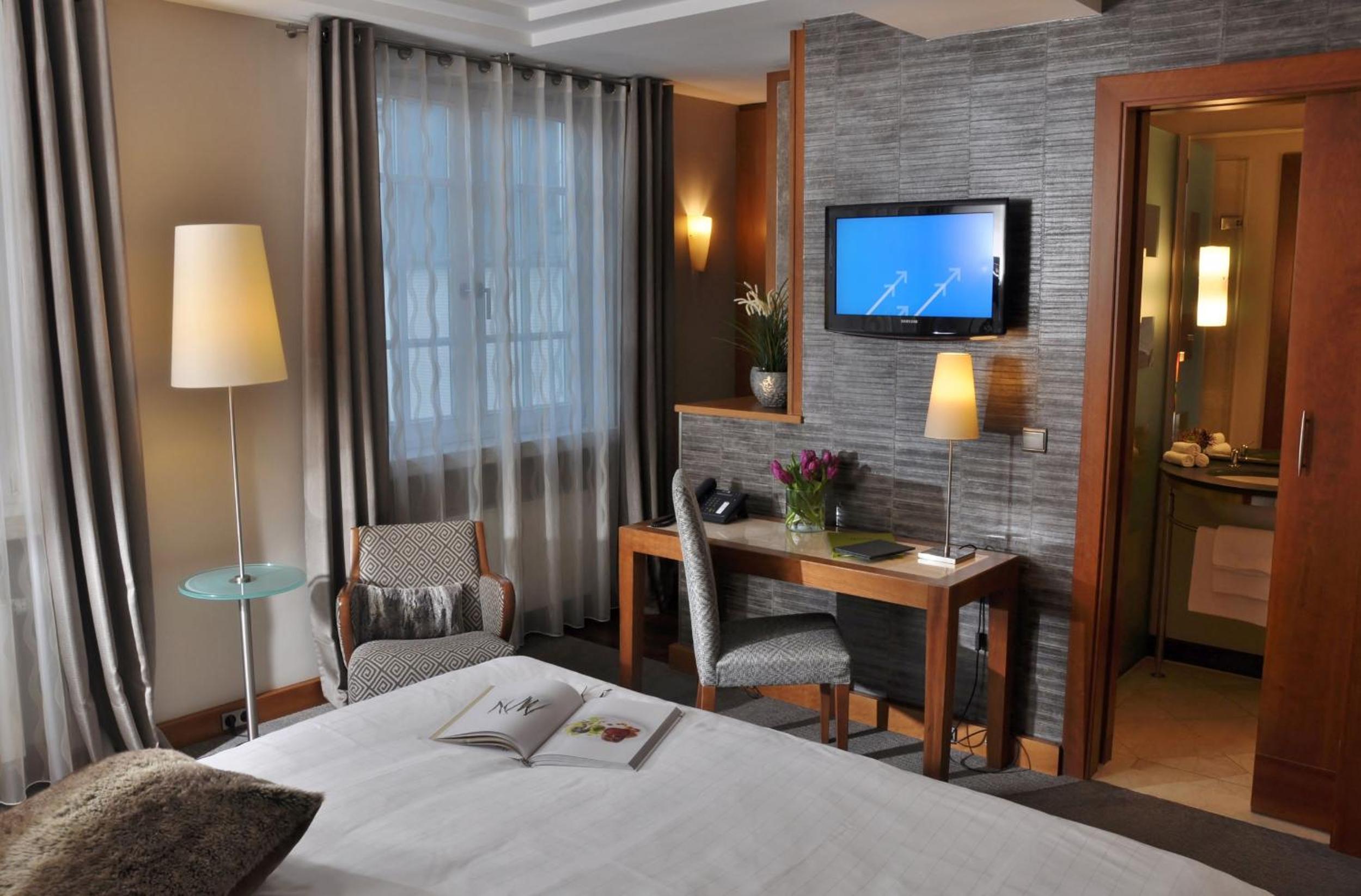 Standard Double Room - Photo 7